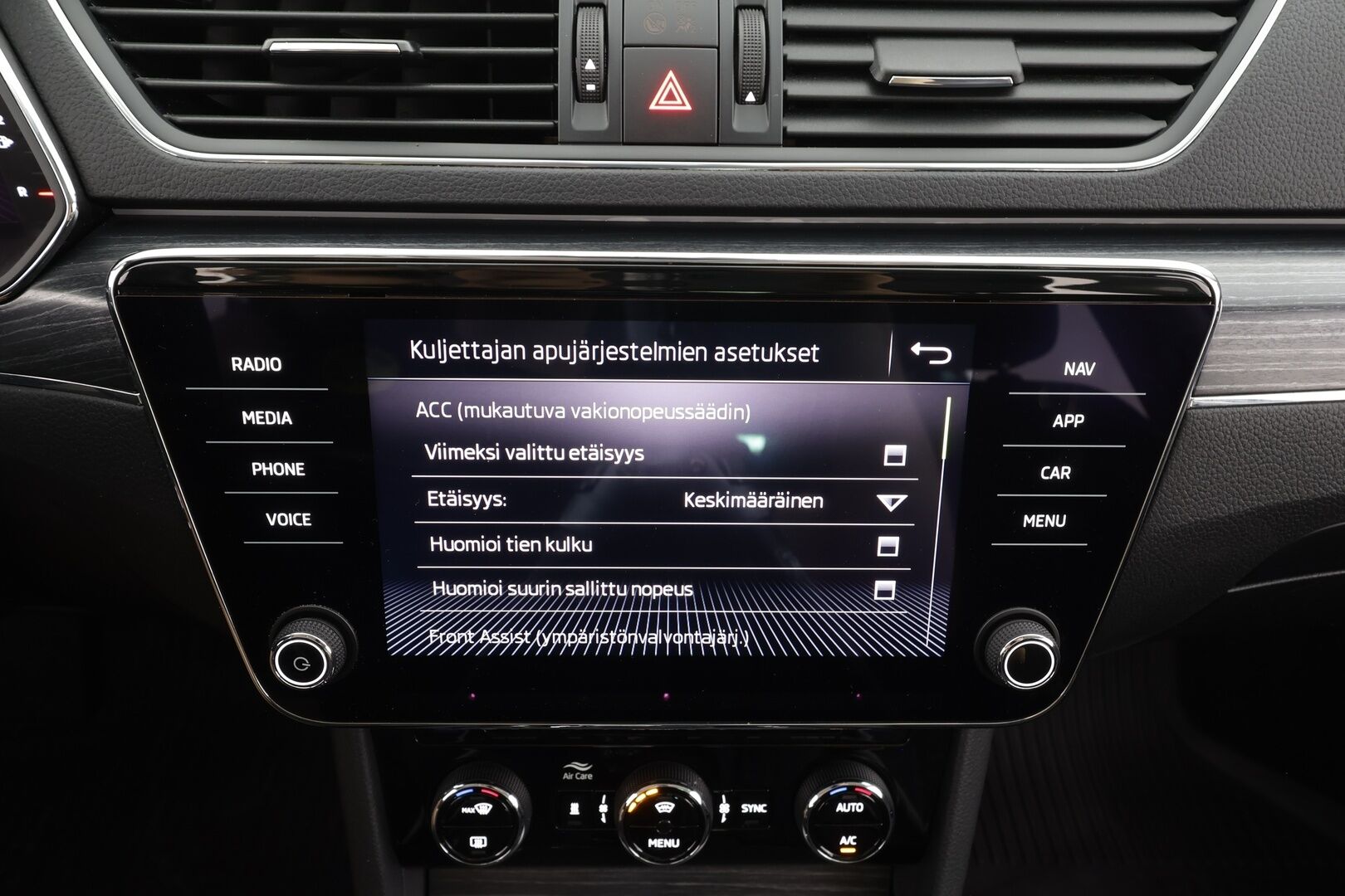 Skoda Superb 2020 Combi 1,5 TSI ACT Style DSG Autom. - | ACC | Webasto | Canton | Matrix-LED | P.Kamera | Muistipenkki | Ratinlämmitys | Puolinahat | Suomi-auto | Kahdet Renkaat | Merkkihuollettu |