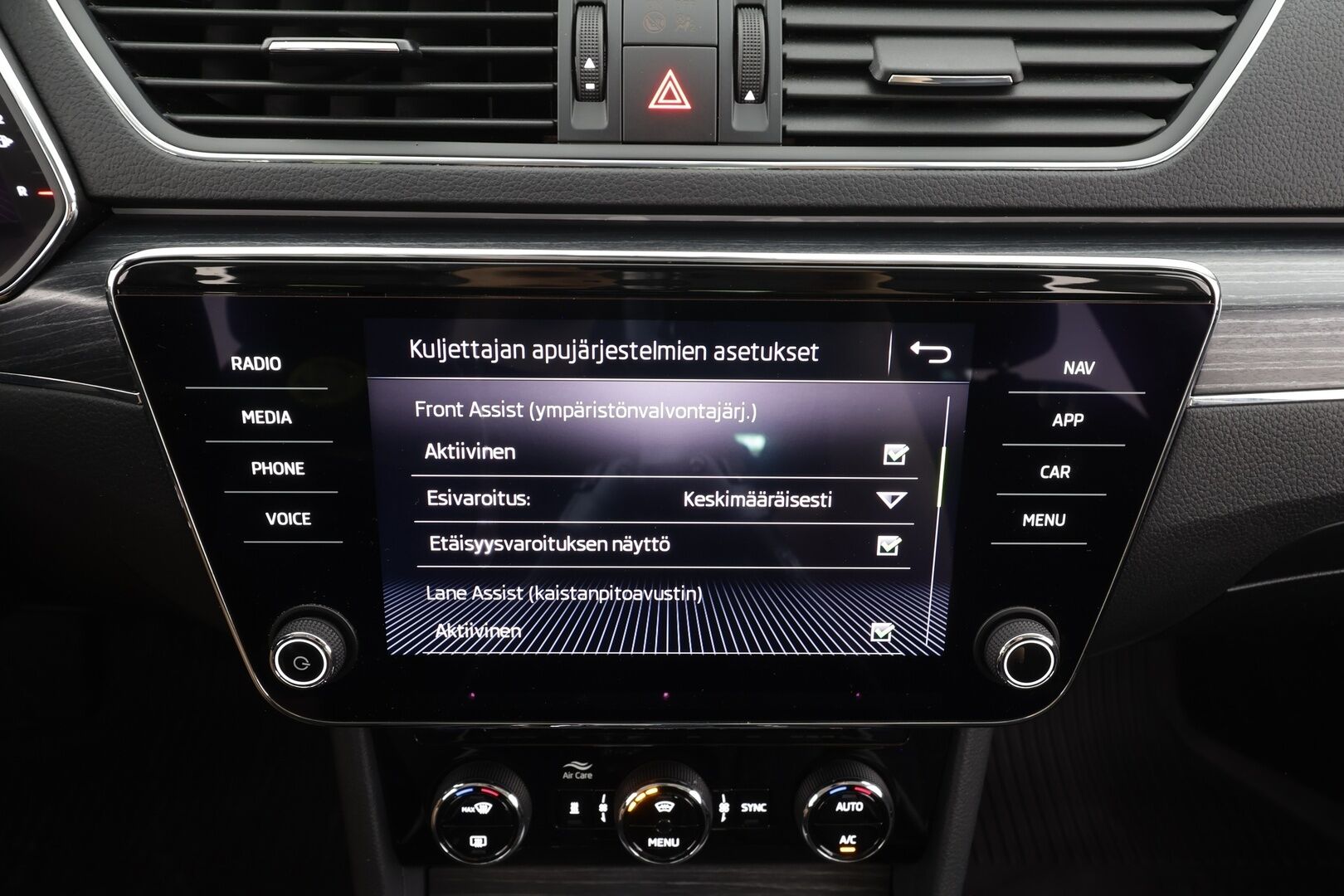 Skoda Superb 2020 Combi 1,5 TSI ACT Style DSG Autom. - | ACC | Webasto | Canton | Matrix-LED | P.Kamera | Muistipenkki | Ratinlämmitys | Puolinahat | Suomi-auto | Kahdet Renkaat | Merkkihuollettu |