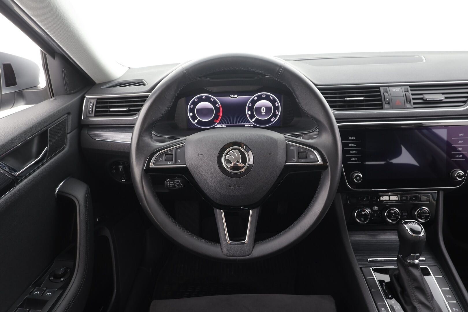 Skoda Superb 2020 Combi 1,5 TSI ACT Style DSG Autom. - | ACC | Webasto | Canton | Matrix-LED | P.Kamera | Muistipenkki | Ratinlämmitys | Puolinahat | Suomi-auto | Kahdet Renkaat | Merkkihuollettu |