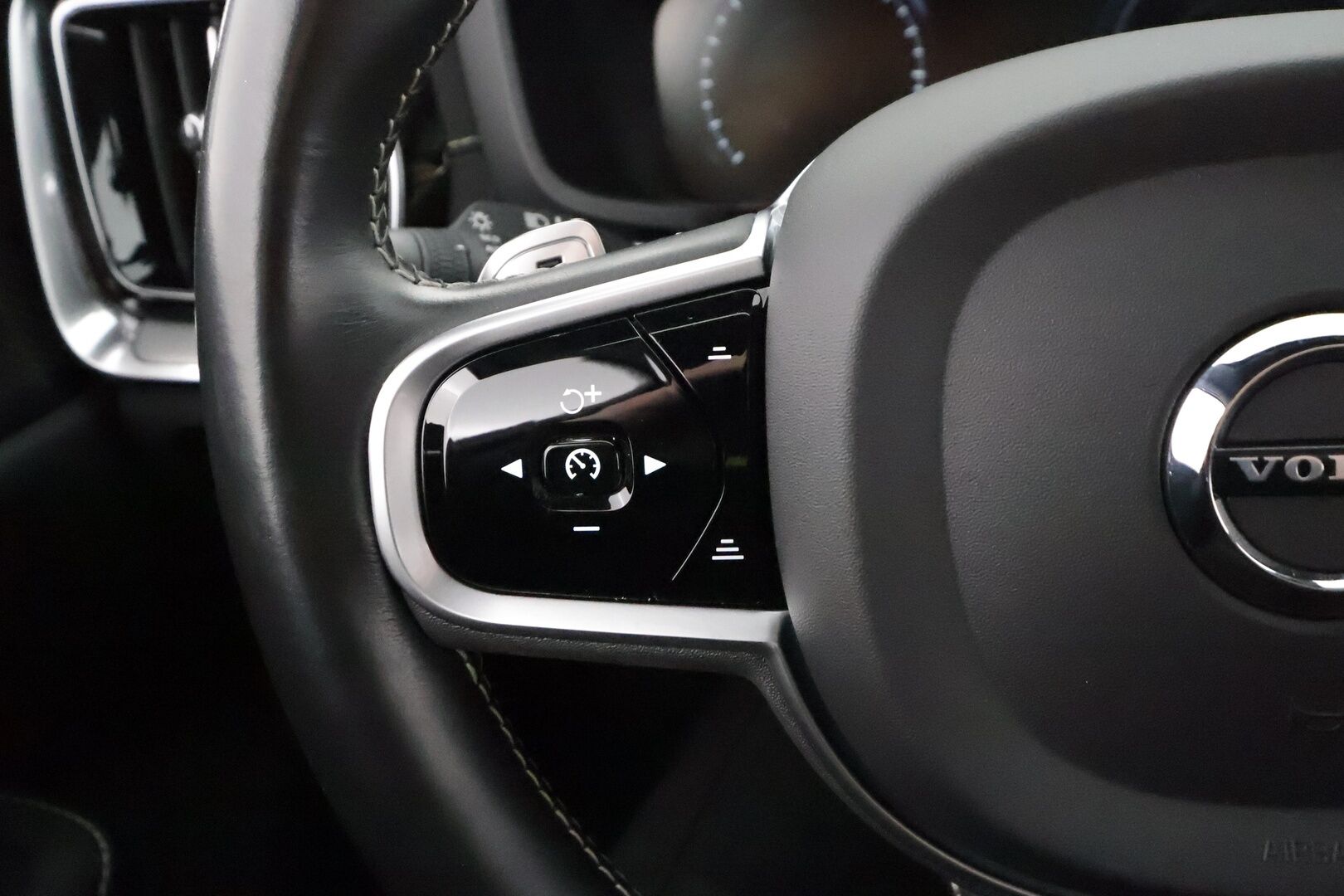 Volvo V60 2020 T8 TwE AWD R-Design Polestar Engineered - | ACC | Webasto | Harman/Kardon | 360° | HUD | Panorama | Öhlins | Muistipenkki | Keyless | BLIS | Pilot Assist | Merkkihuollot | 2x renkaat aluin | 