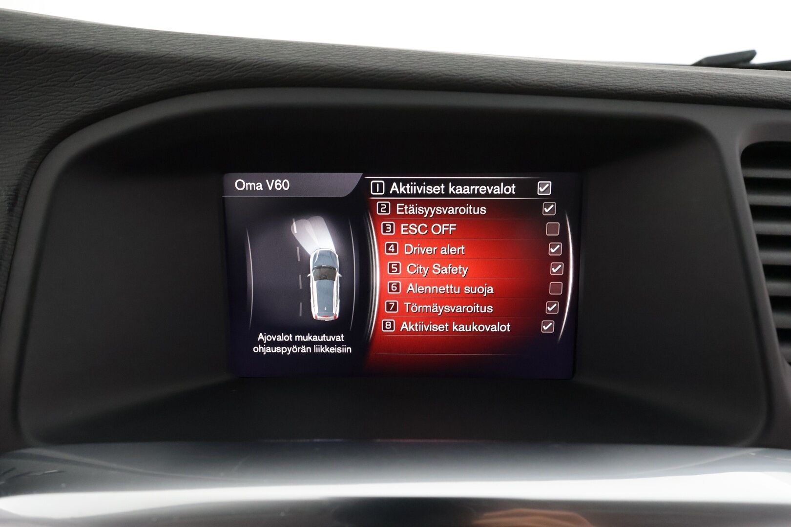 Volvo V60 Cross Country 2018 D4 AWD Business  Classic * ACC / Webasto / Aktiiv.Xenon / P.tutkat / Digimittaristo / Puolinahat / Navi * - Kahdet renkaat aluvanteilla