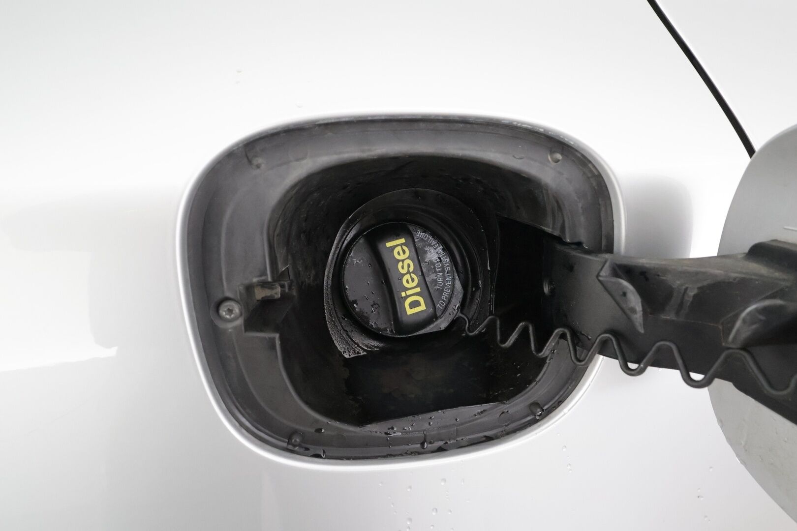 Volvo V60 Cross Country 2018 D4 AWD Business  Classic * ACC / Webasto / Aktiiv.Xenon / P.tutkat / Digimittaristo / Puolinahat / Navi * - Kahdet OEM vanteet / Ei Adblueta / Suomi-auto / Jakopää vaihdettu 2024 - HULLUT JOULUT KORKOTARJOUS 2,49% 