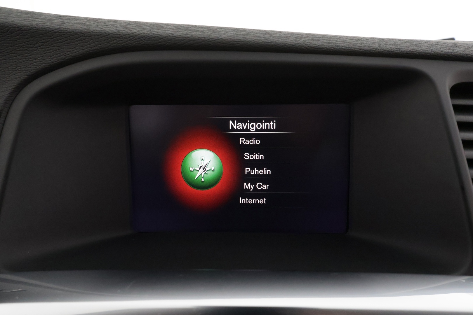 Volvo V60 Cross Country 2018 D4 AWD Business  Classic * ACC / Webasto / Aktiiv.Xenon / P.tutkat / Digimittaristo / Puolinahat / Navi * - Kahdet OEM vanteet / Ei Adblueta / Suomi-auto / Jakopää vaihdettu 2024 - HULLUT JOULUT KORKOTARJOUS 2,49% 