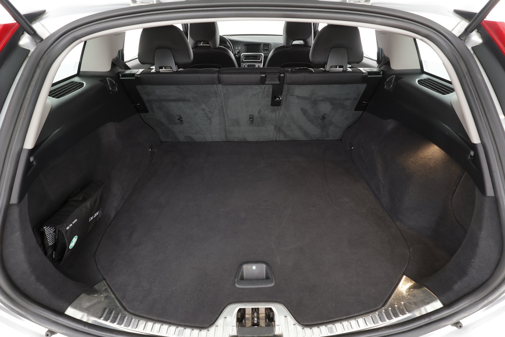 Volvo V60 Cross Country 2018 D4 AWD Business  Classic * ACC / Webasto / Aktiiv.Xenon / P.tutkat / Digimittaristo / Puolinahat / Navi * - Kahdet OEM vanteet / Ei Adblueta / Suomi-auto / Jakopää vaihdettu 2024 - HULLUT JOULUT KORKOTARJOUS 2,49% 