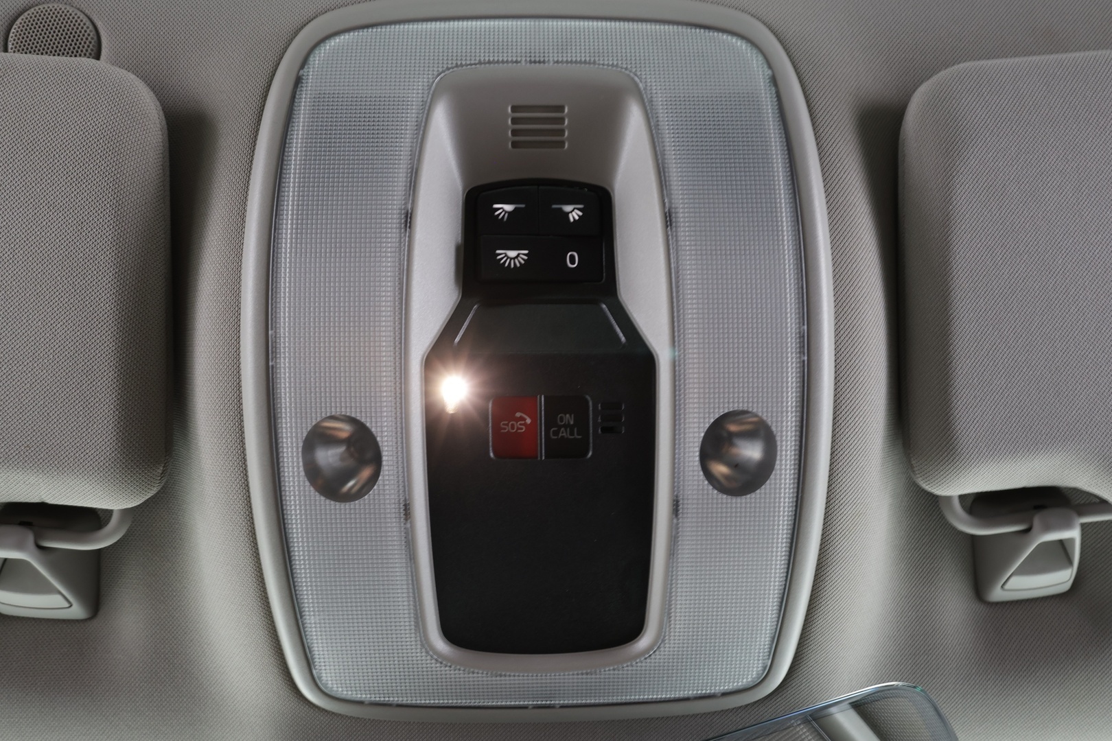 Volvo V60 Cross Country 2018 D4 AWD Business  Classic * ACC / Webasto / Aktiiv.Xenon / P.tutkat / Digimittaristo / Puolinahat / Navi * - Kahdet OEM vanteet / Ei Adblueta / Suomi-auto / Jakopää vaihdettu 2024 - HULLUT JOULUT KORKOTARJOUS 2,49% 