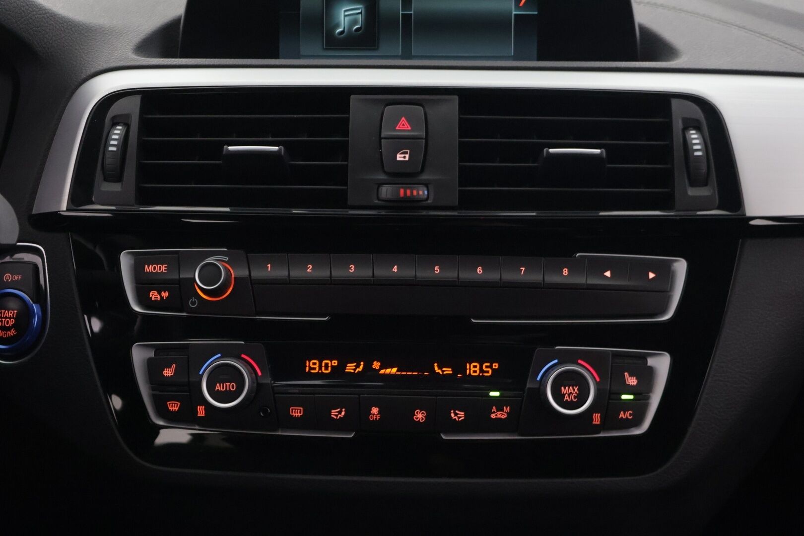 BMW 118 2019 F20 Hatchback 118i A Automatic Edition M Sport / Lohko+sisäpuhallin / Sporttinahat / Tutkat / Vakkari / Navi / LED-valot - Kaksilla aluvanteilla! / Särmä huoltohistoria! - Osta nyt, maksa vasta ensi vuonna