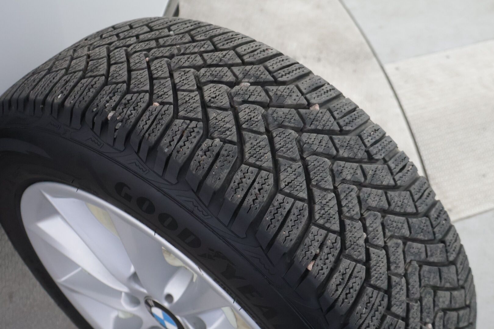 BMW 118 2019 F20 Hatchback 118i A Automatic Edition M Sport / Lohko+sisäpuhallin / Sporttinahat / Tutkat / Vakkari / Navi / LED-valot - Kaksilla aluvanteilla! / Särmä huoltohistoria! - Osta nyt, maksa vasta ensi vuonna