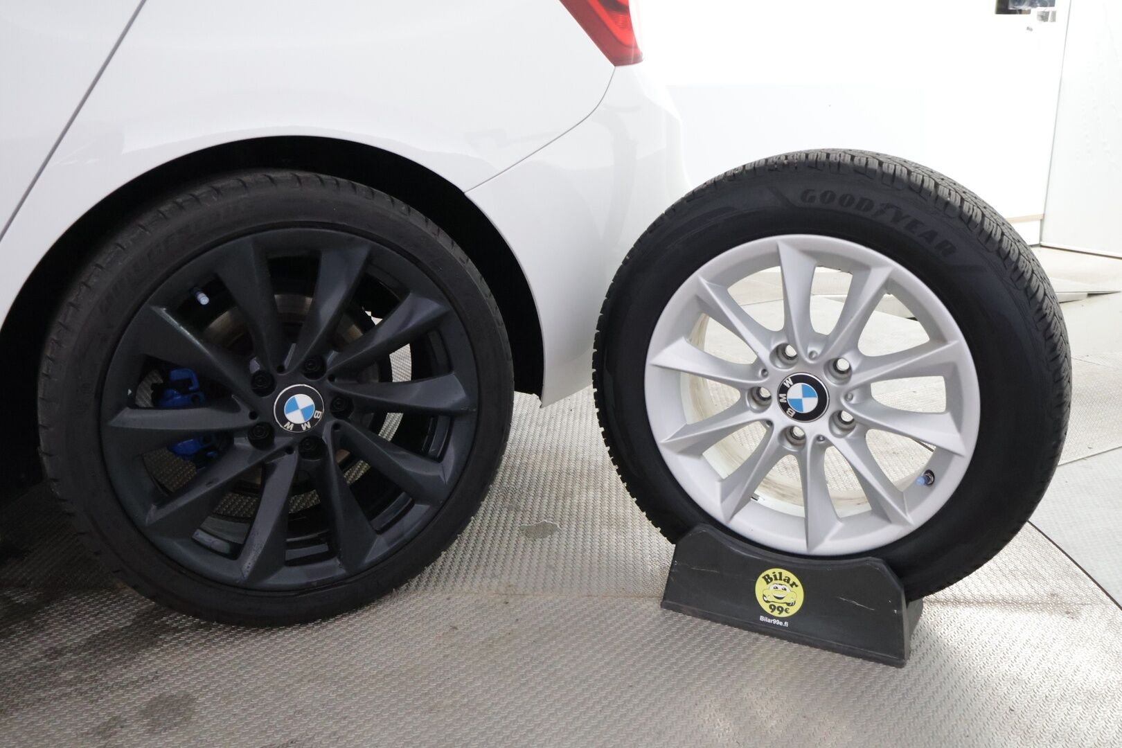 BMW 118 2019 F20 Hatchback 118i A Automatic Edition M Sport / Lohko+sisäpuhallin / Sporttinahat / Tutkat / Vakkari / Navi / LED-valot - Kaksilla aluvanteilla! / Särmä huoltohistoria! - Osta nyt, maksa vasta ensi vuonna