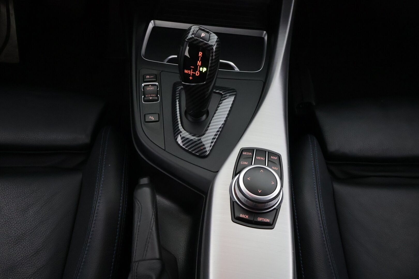 BMW 118 2019 F20 Hatchback 118i A Automatic Edition M Sport / Lohko+sisäpuhallin / Sporttinahat / Tutkat / Vakkari / Navi / LED-valot - Kaksilla aluvanteilla! / Särmä huoltohistoria! - Osta nyt, maksa vasta ensi vuonna