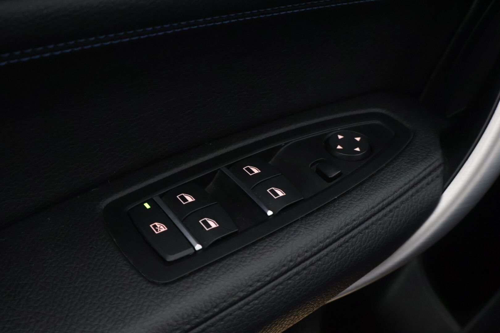 BMW 118 2019 F20 Hatchback 118i A Automatic Edition M Sport / Lohko+sisäpuhallin / Sporttinahat / Tutkat / Vakkari / Navi / LED-valot - Kaksilla aluvanteilla! / Särmä huoltohistoria! - Osta nyt, maksa vasta ensi vuonna