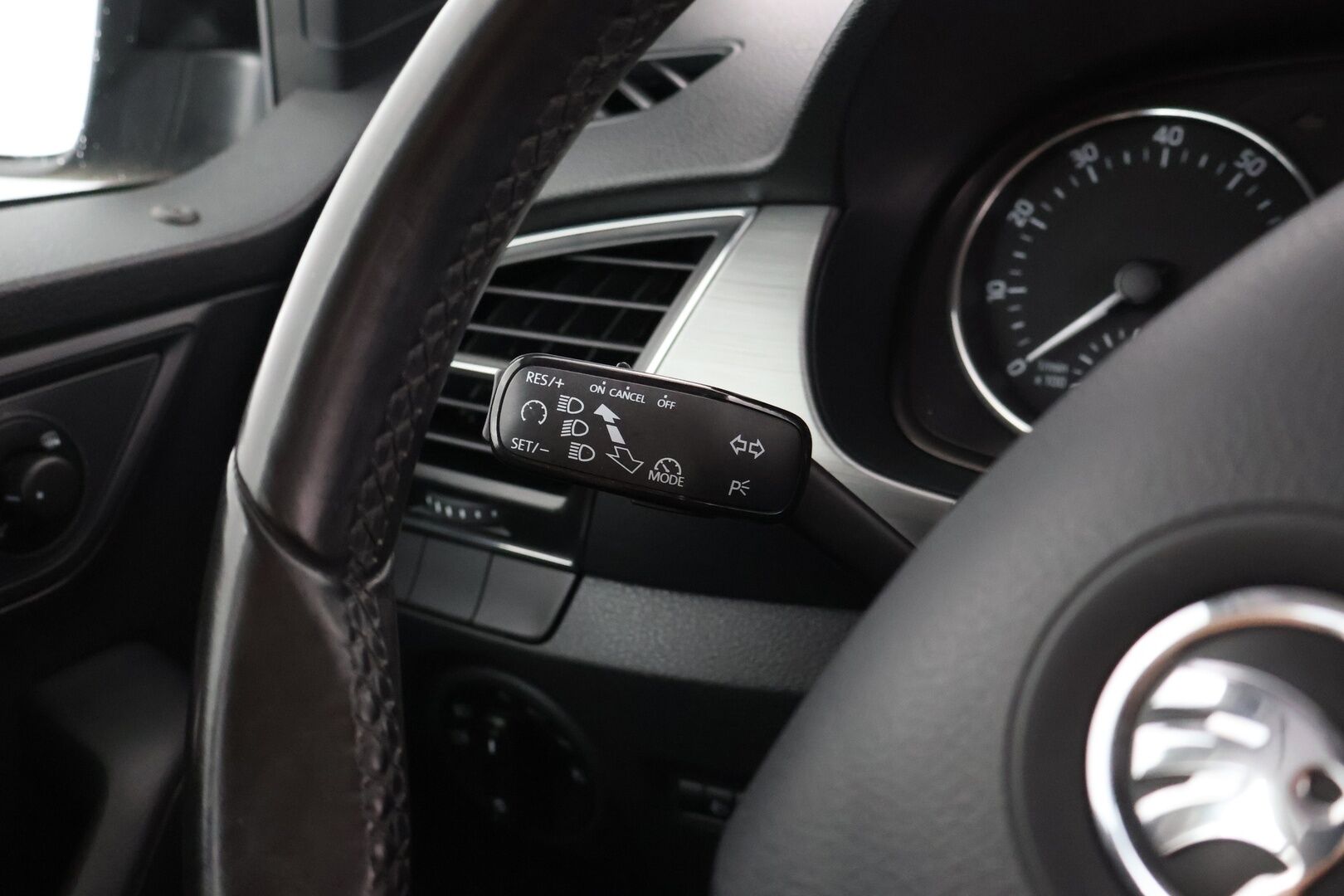 Skoda Fabia 2016 1,2 TSI 85 Elegance - Vakkari | P. Tutkat | Lohko+Sisäpistoke | Bluetooth