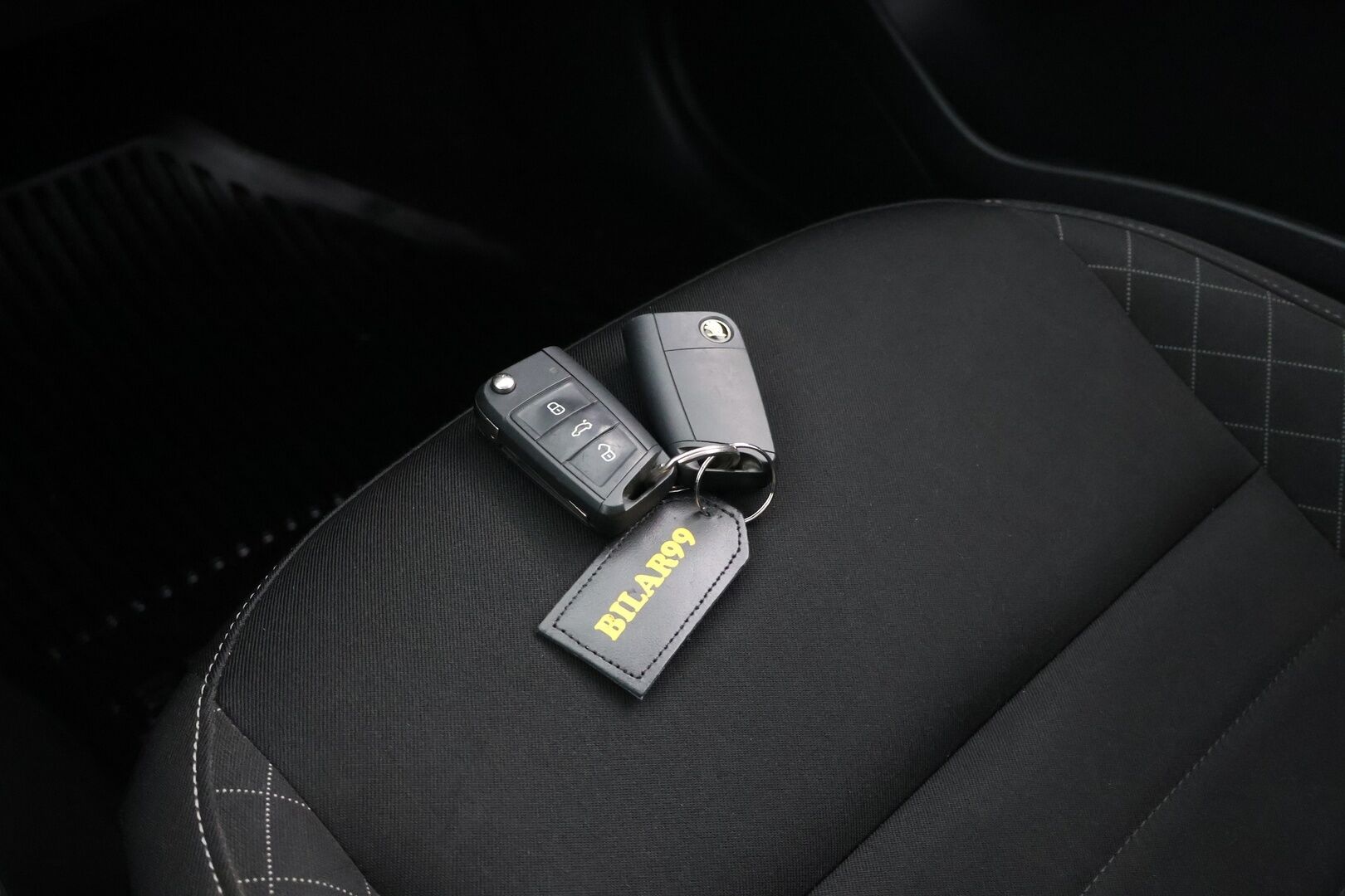 Skoda Fabia 2016 1,2 TSI 85 Elegance - Vakkari | P. Tutkat | Lohko+Sisäpistoke | Bluetooth