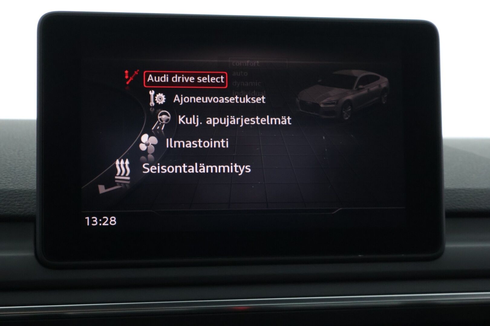 Audi A5 2019 Sportback Business Sport Comfort Edition 35 TFSI 110 kW MHEV S tronic - *Webasto / Sporttipenkit / Musta sisäkatto / Koukku / Tutkat *