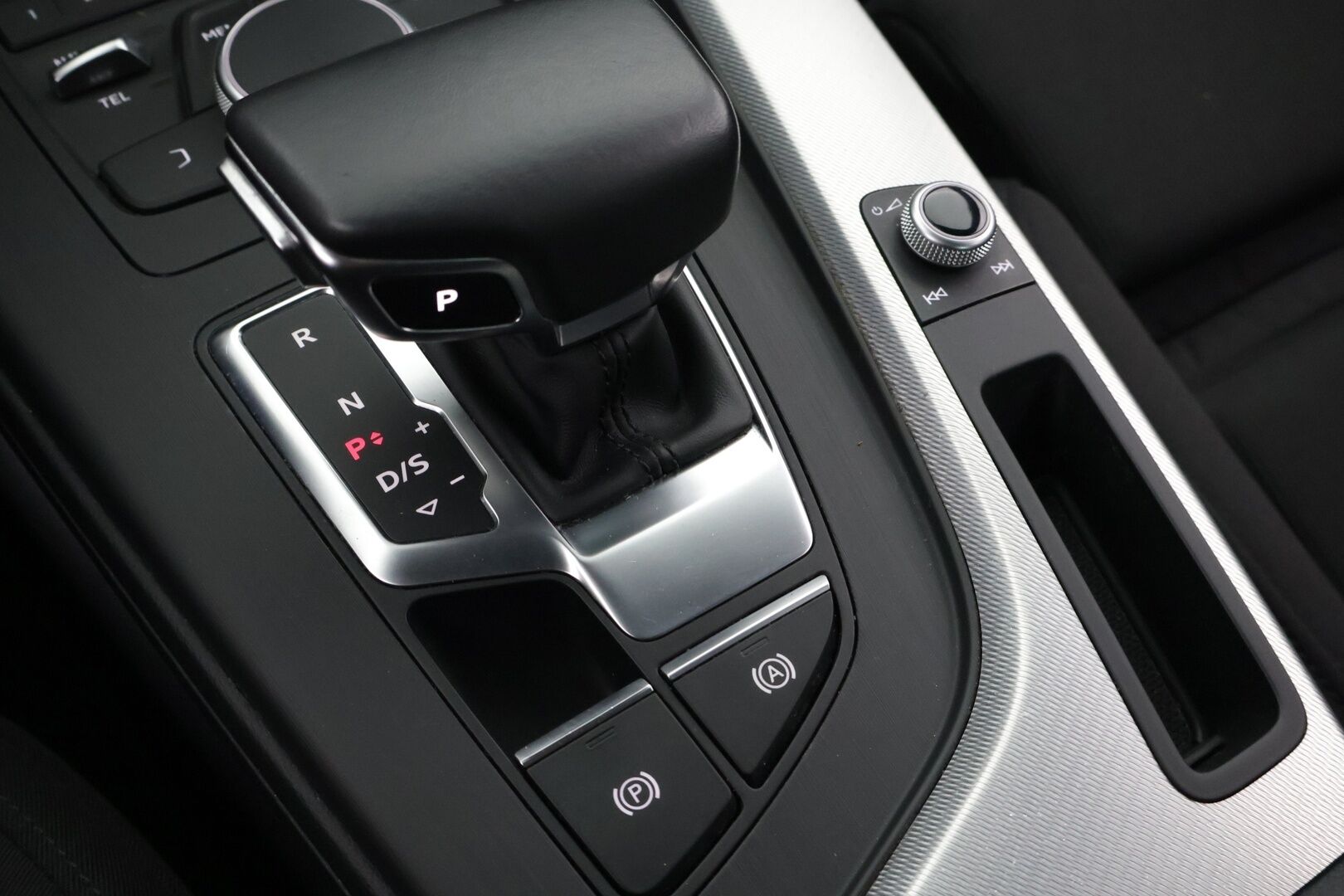 Audi A5 2019 Sportback Business Sport Comfort Edition 35 TFSI 110 kW MHEV S tronic - *Webasto / Sporttipenkit / Musta sisäkatto / Koukku / Tutkat *