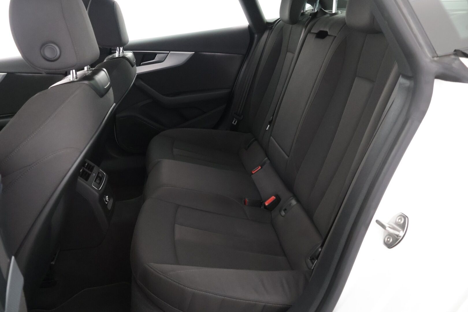 Audi A5 2019 Sportback Business Sport Comfort Edition 35 TFSI 110 kW MHEV S tronic - *Webasto / Sporttipenkit / Musta sisäkatto / Koukku / Tutkat *