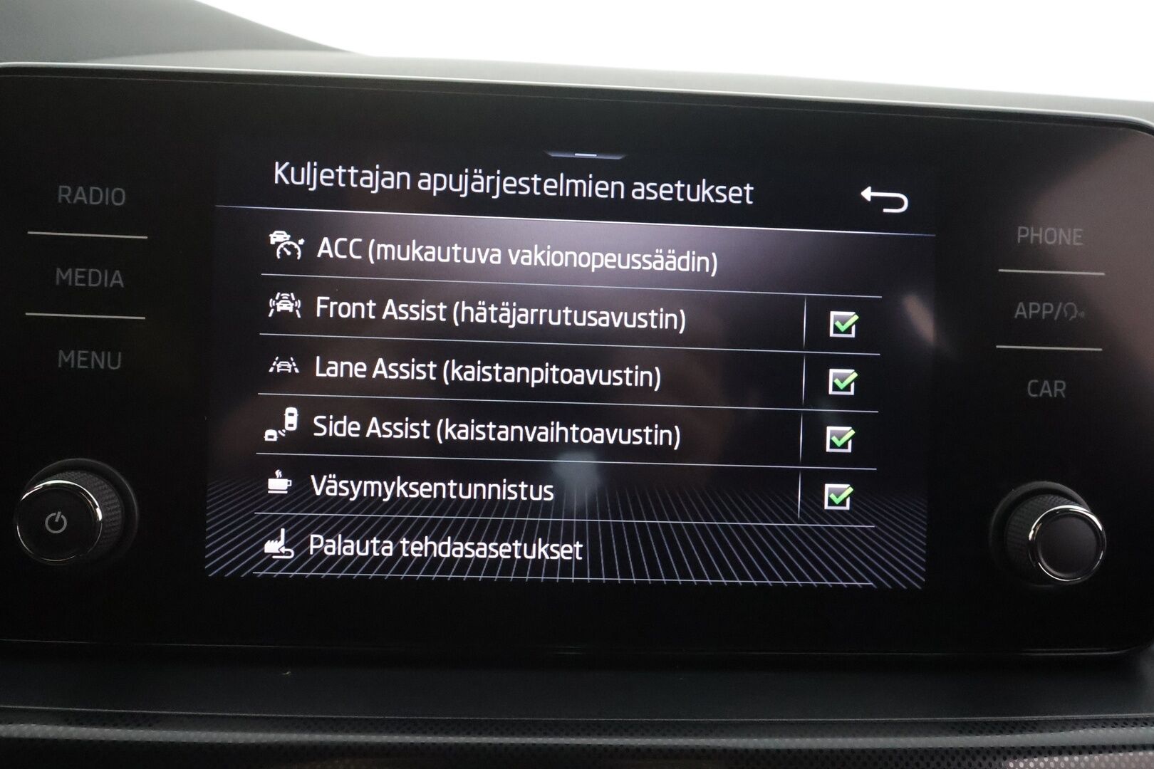 Skoda Scala 2020 1,5 TSI Style DSG Autom. - | ACC | LED | P.Kamera | Keyless | Lasinlämmitys | Apple&Android | Suomi-Auto | Kahdet Renkaat |