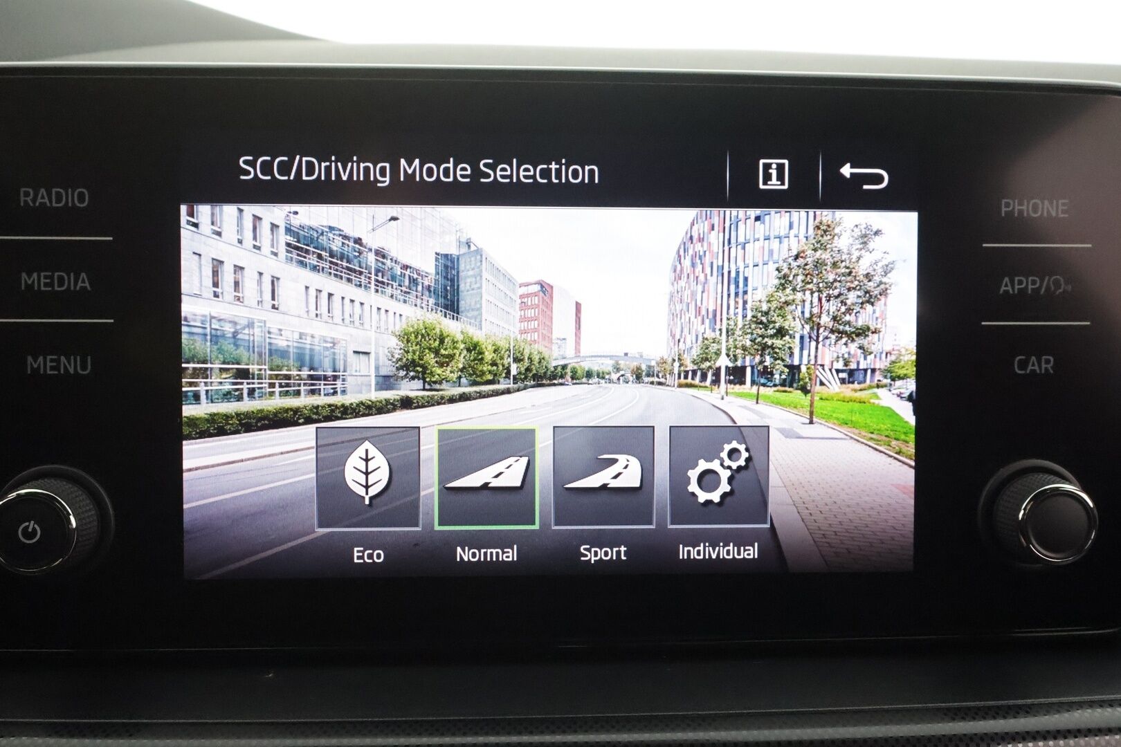 Skoda Scala 2020 1,5 TSI Style DSG Autom. - | ACC | LED | P.Kamera | Keyless | Lasinlämmitys | Apple&Android | Suomi-Auto | Kahdet Renkaat |