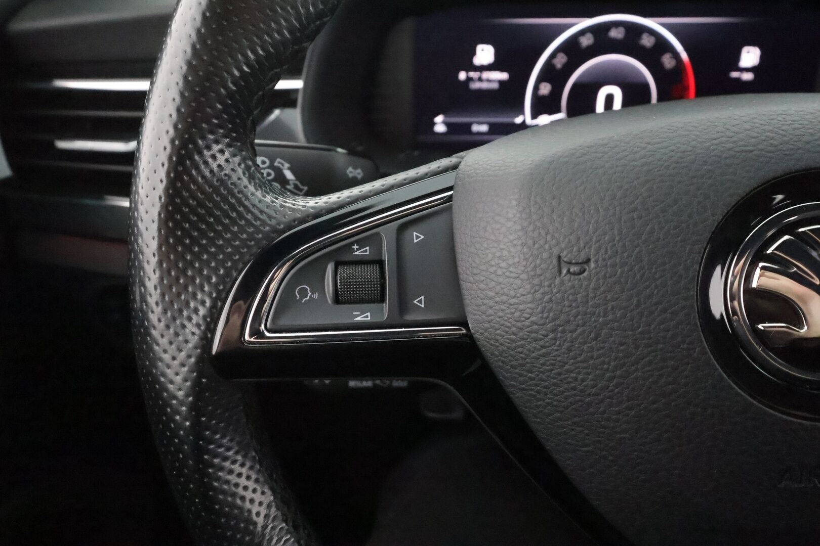 Skoda Scala 2020 1,5 TSI Style DSG Autom. - | ACC | LED | P.Kamera | Keyless | Lasinlämmitys | Apple&Android | Suomi-Auto | Kahdet Renkaat |