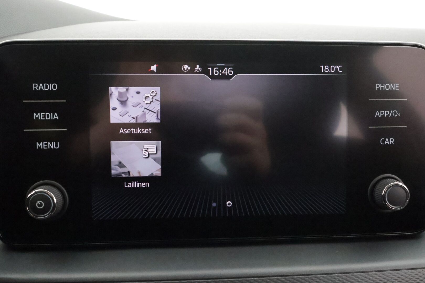 Skoda Kamiq 2020 1,5 TSI Ambition DSG Autom. - | Webasto | LED | Lane Assist | Side Assist | Vakkari | Keyless | P.tutkat | Lämm. ratti | Lämm. tuulilasi | SmartLink | Aut. ilmastointi | 2x renkaat aluin 