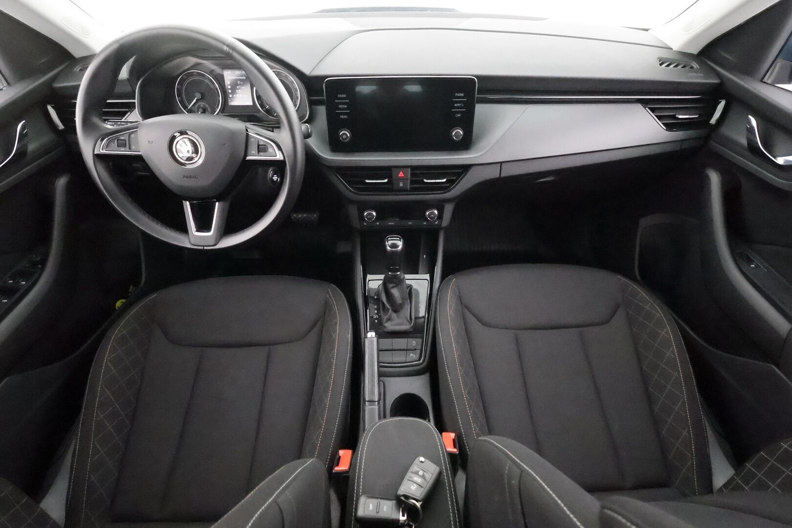 Skoda Kamiq 2020 1,5 TSI Ambition DSG Autom. - | Webasto | LED | Lane Assist | Side Assist | Vakkari | Keyless | P.tutkat | Lämm. ratti | Lämm. tuulilasi | SmartLink | Aut. ilmastointi | 2x renkaat aluin 