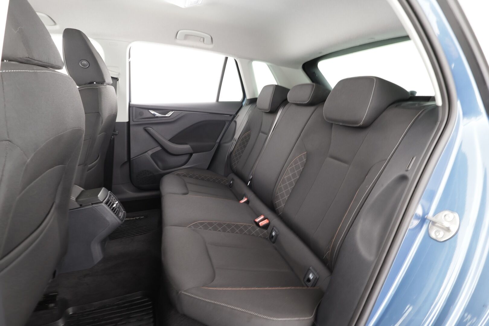Skoda Kamiq 2020 1,5 TSI Ambition DSG Autom. - | Webasto | LED | Lane Assist | Side Assist | Vakkari | Keyless | P.tutkat | Lämm. ratti | Lämm. tuulilasi | SmartLink | Aut. ilmastointi | 2x renkaat aluin 