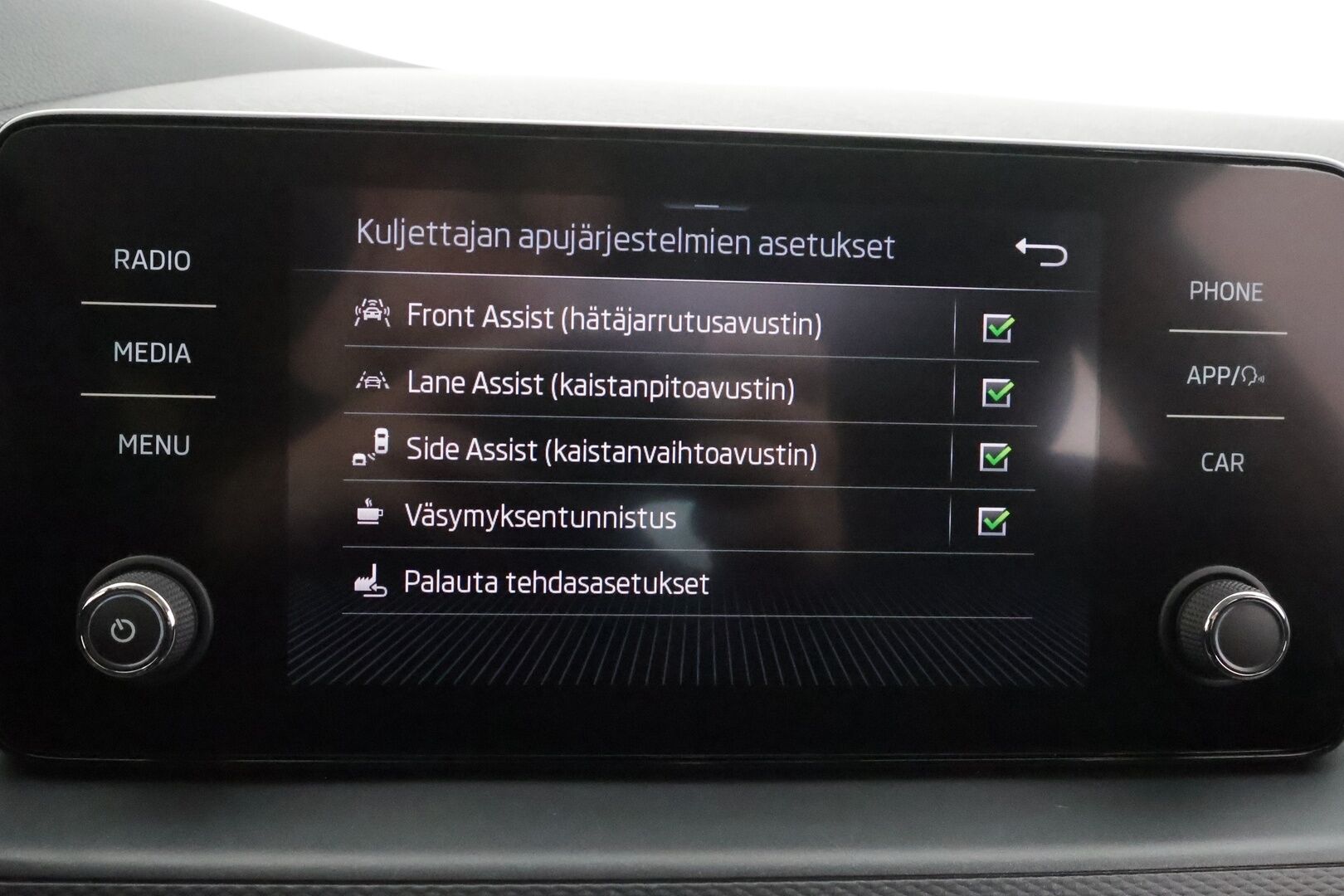 Skoda Kamiq 2020 1,5 TSI Ambition DSG Autom. - | Webasto | LED | Lane Assist | Side Assist | Vakkari | Keyless | P.tutkat | Lämm. ratti | Lämm. tuulilasi | SmartLink | Aut. ilmastointi | 2x renkaat aluin 
