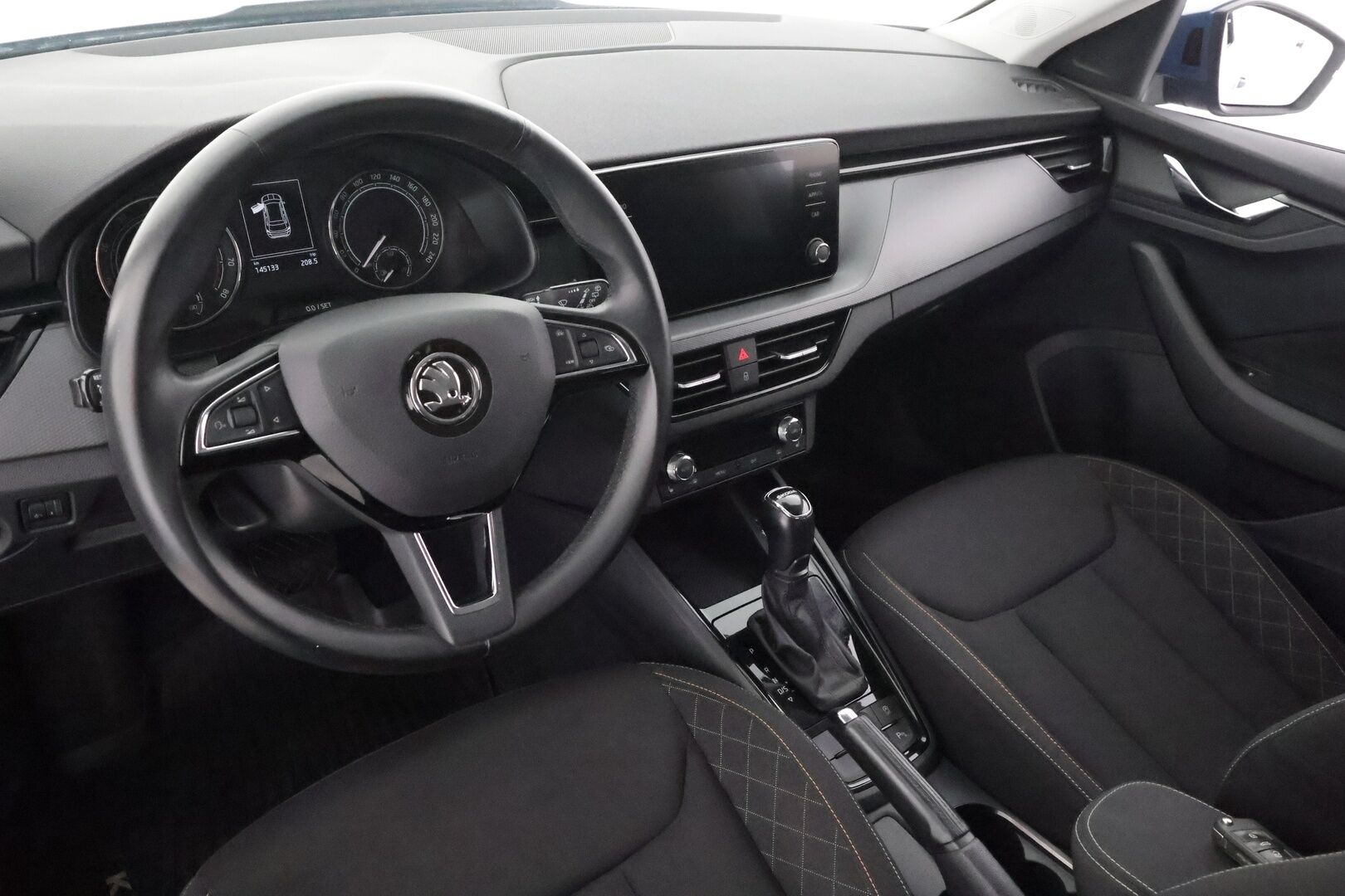 Skoda Kamiq 2020 1,5 TSI Ambition DSG Autom. - | Webasto | LED | Lane Assist | Side Assist | Vakkari | Keyless | P.tutkat | Lämm. ratti | Lämm. tuulilasi | SmartLink | Aut. ilmastointi | 2x renkaat aluin 