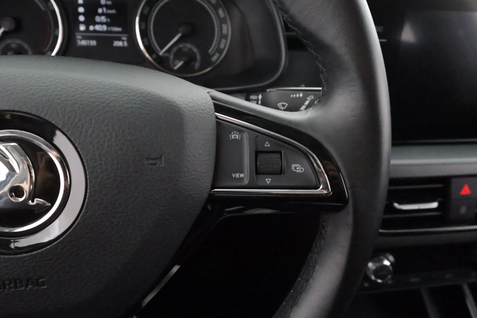 Skoda Kamiq 2020 1,5 TSI Ambition DSG Autom. - | Webasto | LED | Lane Assist | Side Assist | Vakkari | Keyless | P.tutkat | Lämm. ratti | Lämm. tuulilasi | SmartLink | Aut. ilmastointi | 2x renkaat aluin 