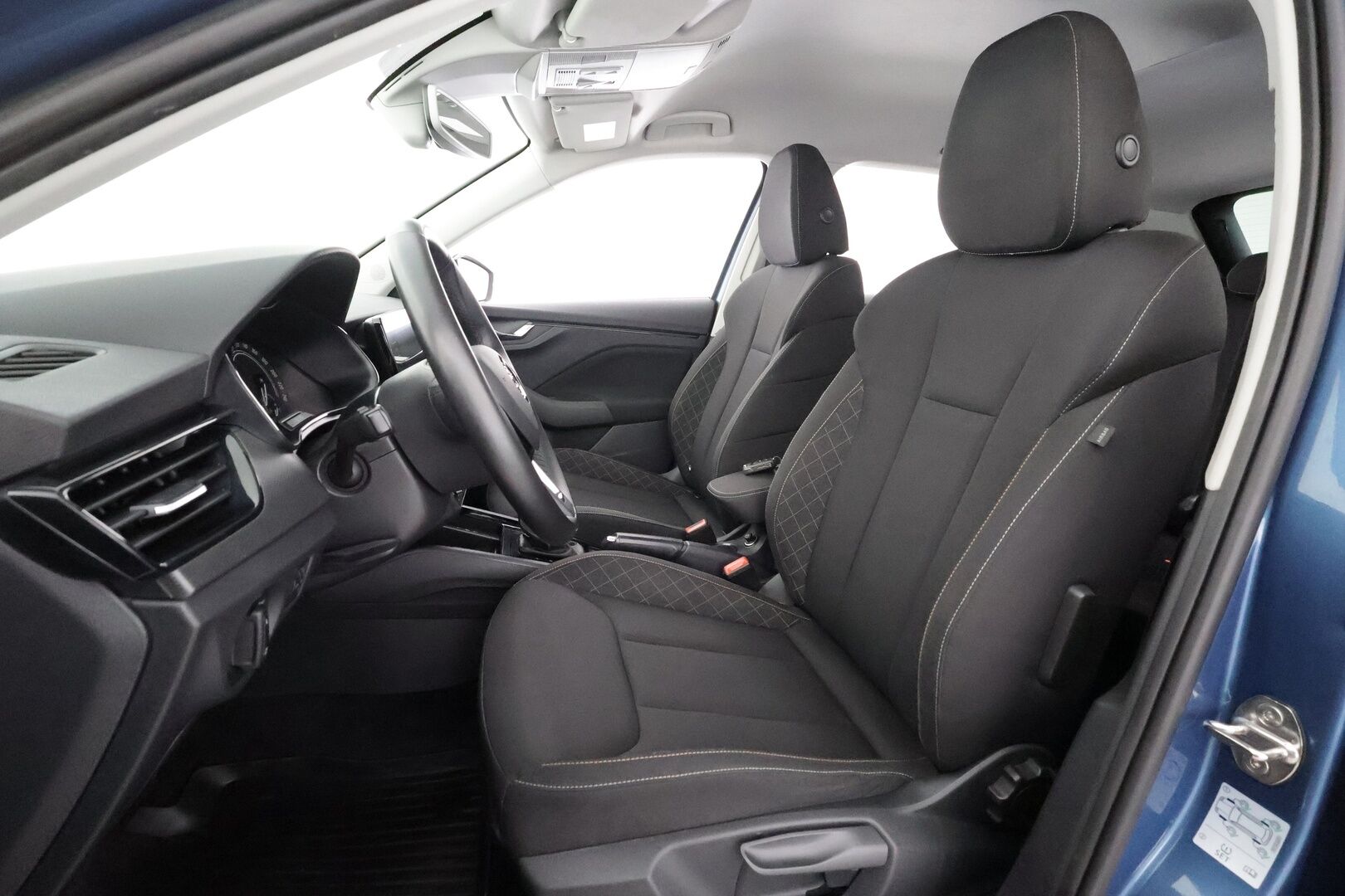 Skoda Kamiq 2020 1,5 TSI Ambition DSG Autom. - | Webasto | LED | Lane Assist | Side Assist | Vakkari | Keyless | P.tutkat | Lämm. ratti | Lämm. tuulilasi | SmartLink | Aut. ilmastointi | 2x renkaat aluin 