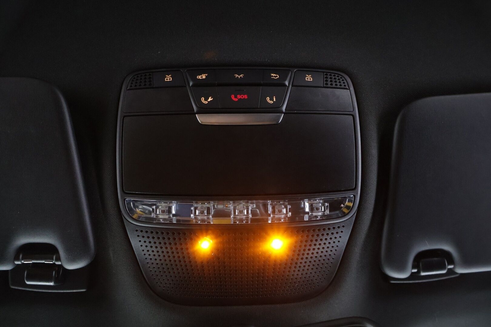 Mercedes-Benz GLC 2017 350 e 4Matic A Premium Business AMG * Nahka-alcantarat / Vakkari / Koukku / P.tutkat / Neliveto * - Näyttävä AMG paketilla! / Kahdet renkaat omilla alumiinivanteilla! - HULLUT VÄLIPÄIVÄT KORKOTARJOUS 2,49%