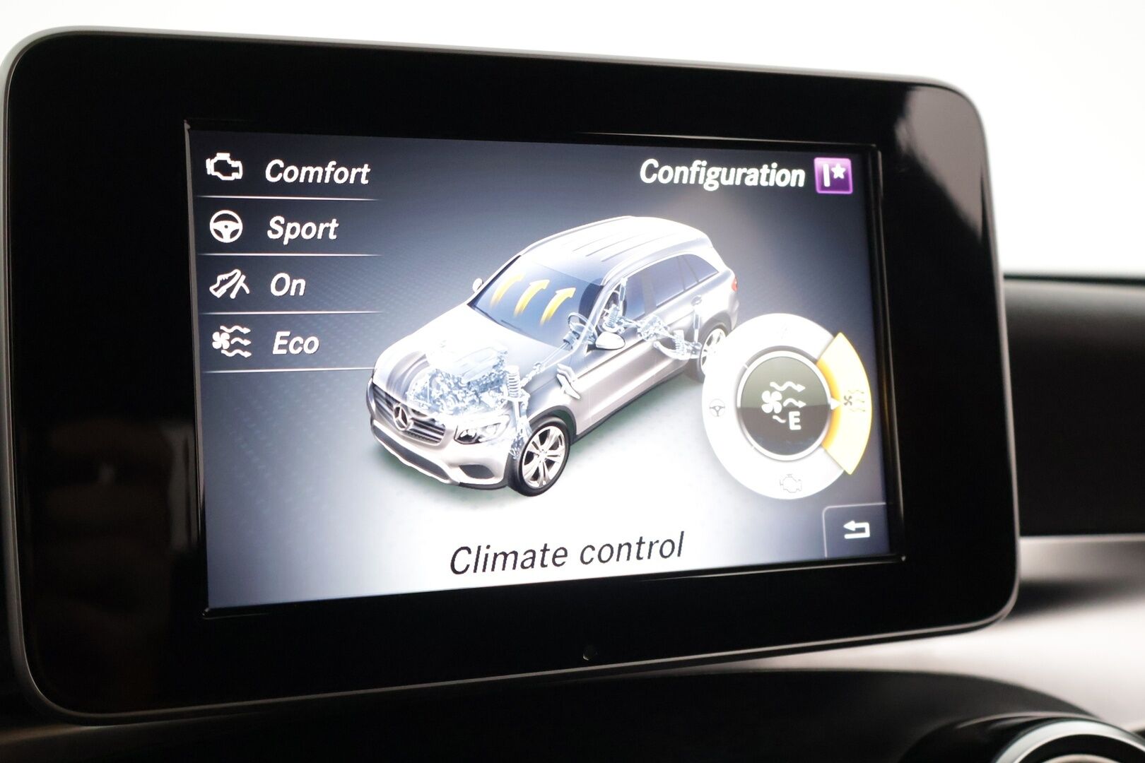 Mercedes-Benz GLC 2017 350 e 4Matic A Premium Business AMG * Nahka-alcantarat / Vakkari / Koukku / P.tutkat / Neliveto * - Näyttävä AMG paketilla! / Kahdet renkaat omilla alumiinivanteilla! - Osta nyt, maksa vasta ensi vuonna