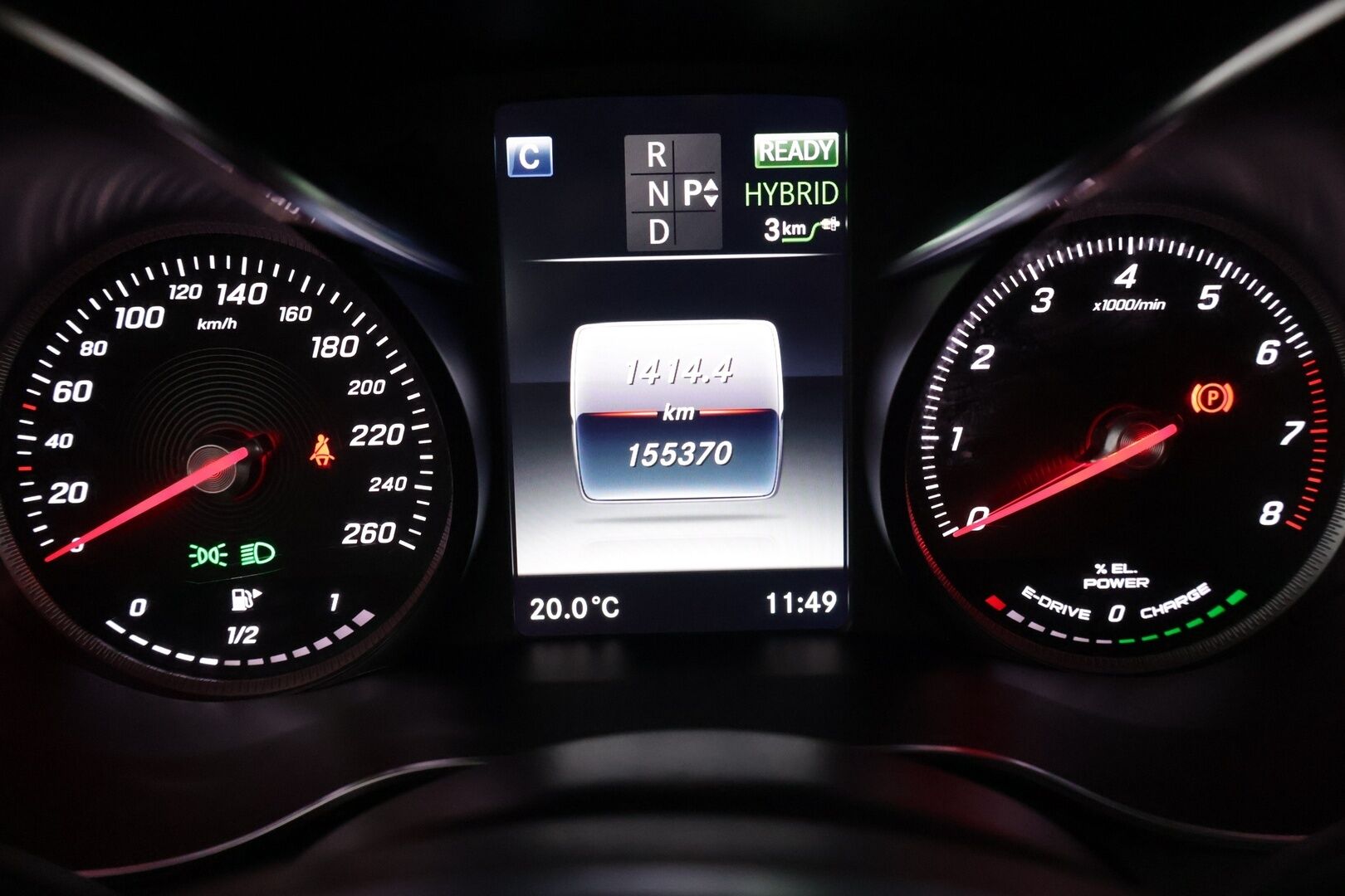 Mercedes-Benz GLC 2017 350 e 4Matic A Premium Business AMG* Nahka-alcantarat / Vakkari / Koukku / P.tutkat / Sähkökontti * - * Kahdet renkaat omilla alumiinivanteilla! *