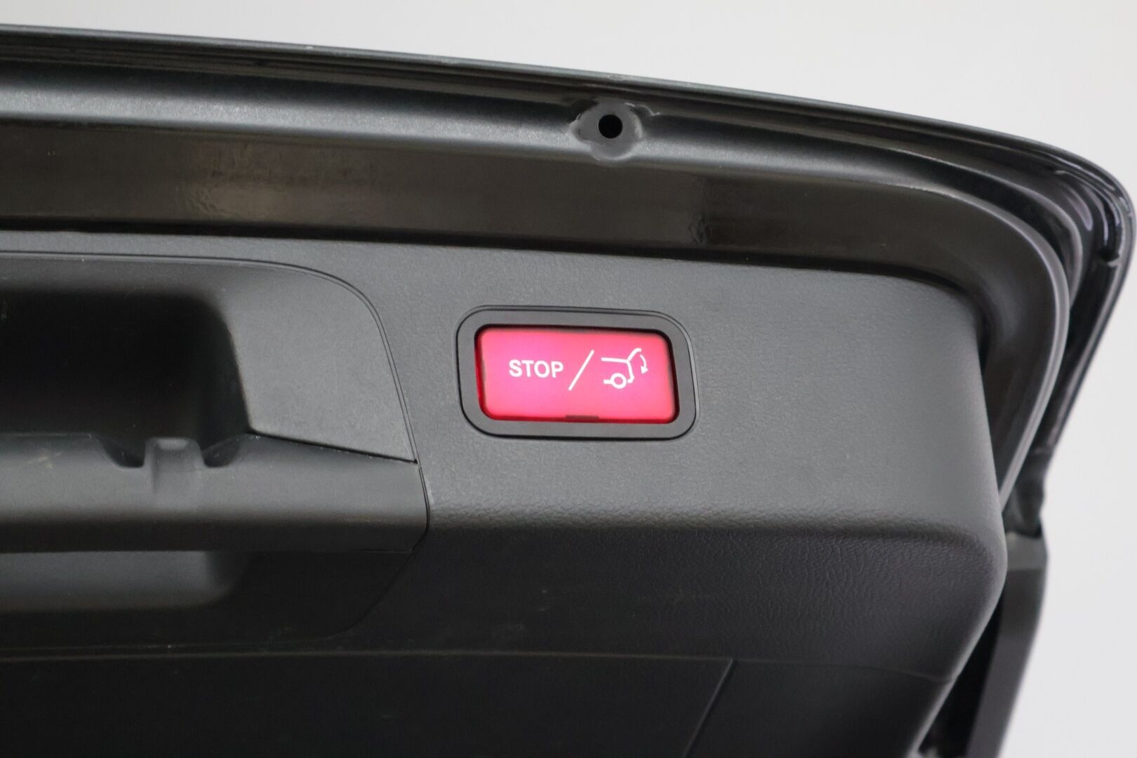 Mercedes-Benz GLC 2017 350 e 4Matic A Premium Business AMG * Nahka-alcantarat / Vakkari / Koukku / P.tutkat / Neliveto * - Näyttävä AMG paketilla! / Kahdet renkaat omilla alumiinivanteilla! - Osta nyt, maksa vasta ensi vuonna