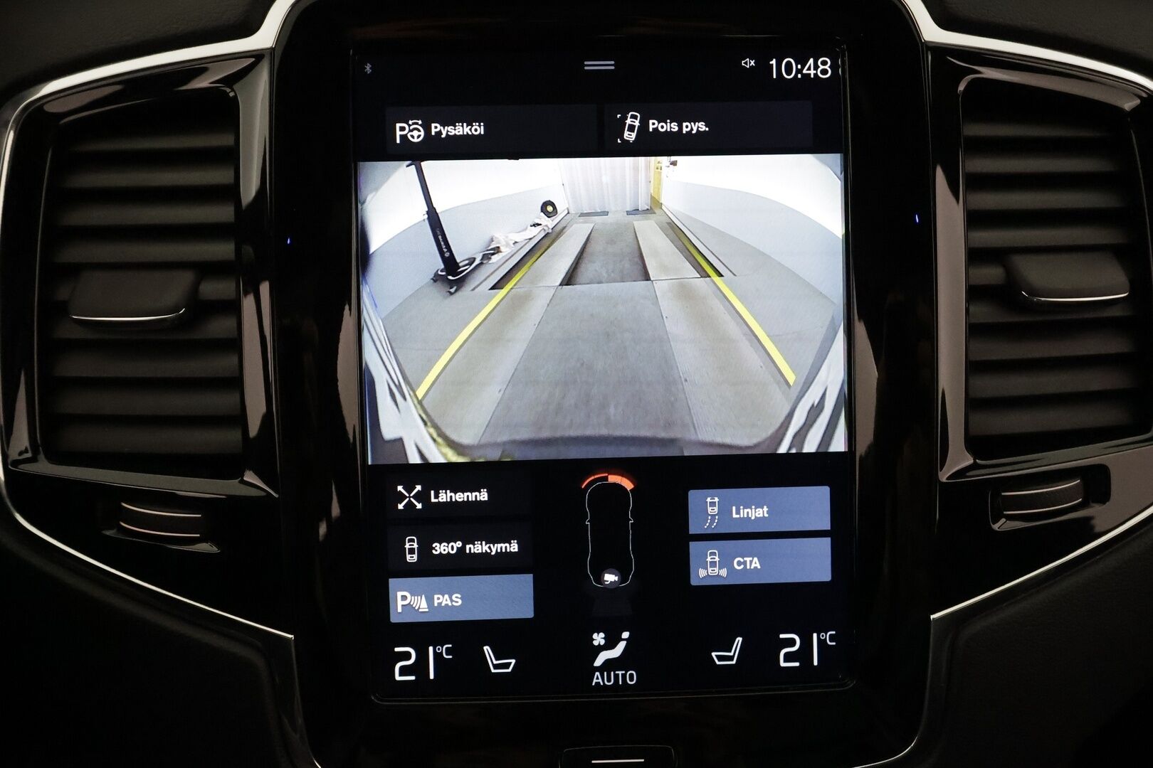 Volvo XC90 2018 T8 Twin Engine AWD R-Design aut** B&W / HUD / panorama / Adapt.vakkari / 360 Kamera / Muistipenkit / Ilmaalusta - 3,99 % KORKOTARJOUS TÄHÄN AUTOON - Sporttipenkit / AppleCarPlay / Merkkihuollettu