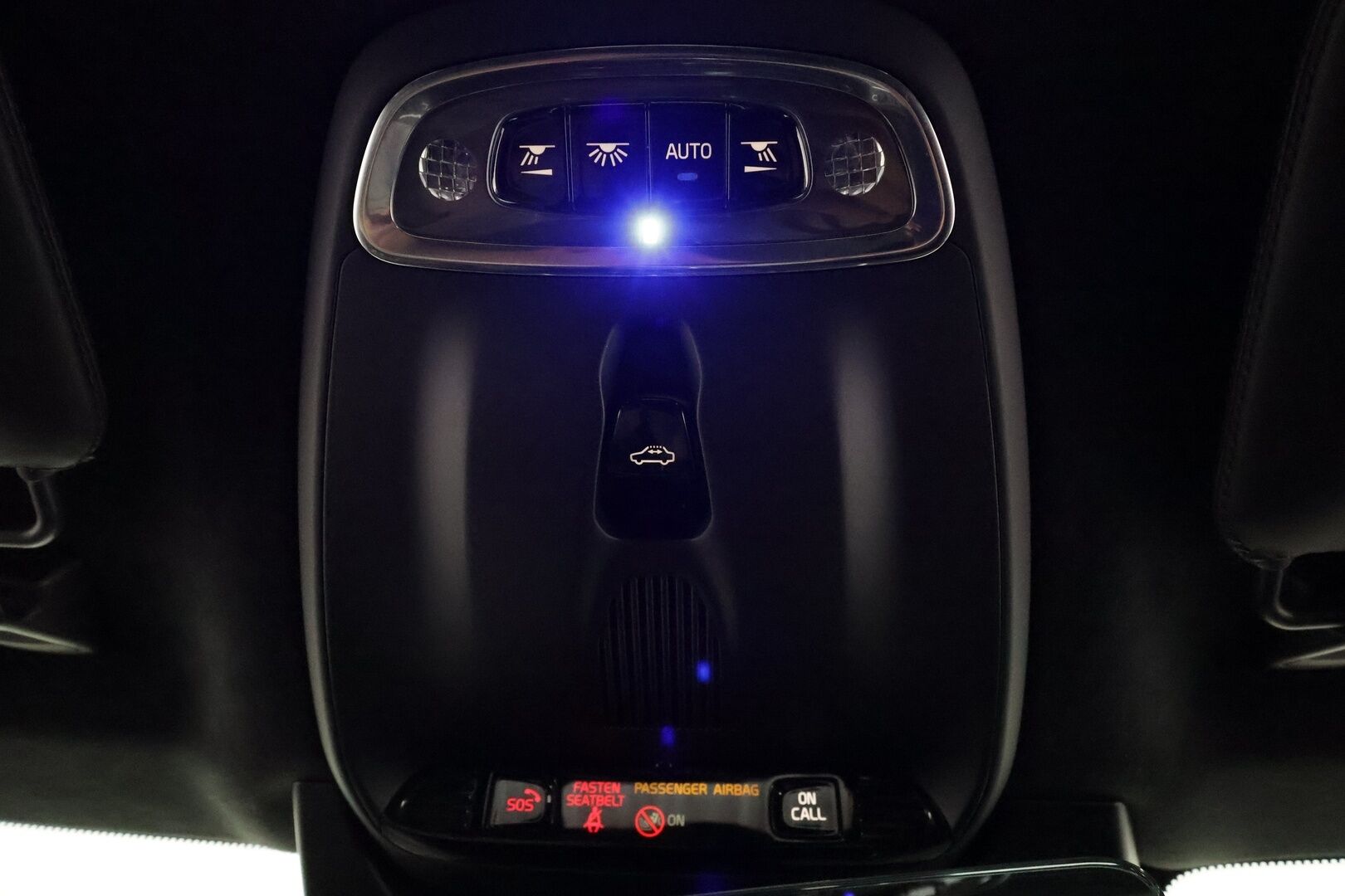 Volvo XC90 2018 T8 Twin Engine AWD R-Design aut** B&W / HUD / panorama / Adapt.vakkari / 360 Kamera / Muistipenkit / Ilmaalusta - 3,99 % KORKOTARJOUS TÄHÄN AUTOON - Sporttipenkit / AppleCarPlay / Merkkihuollettu