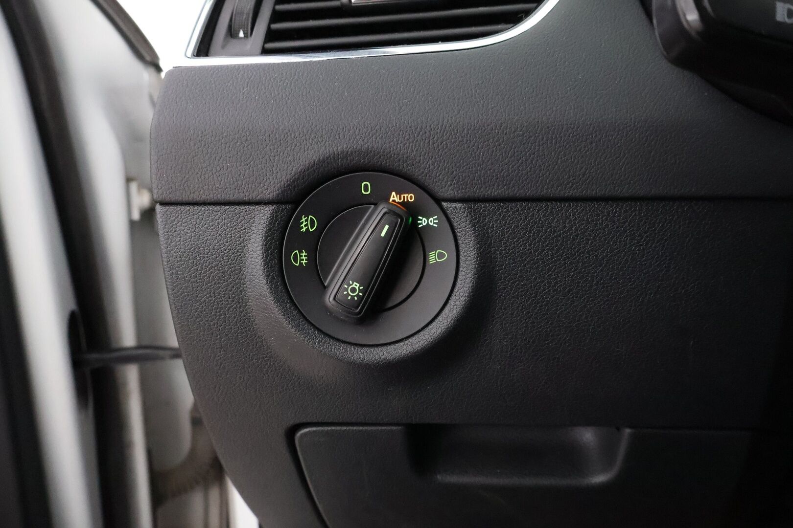Skoda Octavia 2020 Combi 1,5 TSI G-TEC Style BusinessLine DSG Autom. * Webasto / Adapt.Vakkari / Suomiauto / Peruutuskamera / Vetokoukku - Lämmitettävä tuulilasi / BLIS / Hyvät varusteet / Juuri tullut Tampereelle!