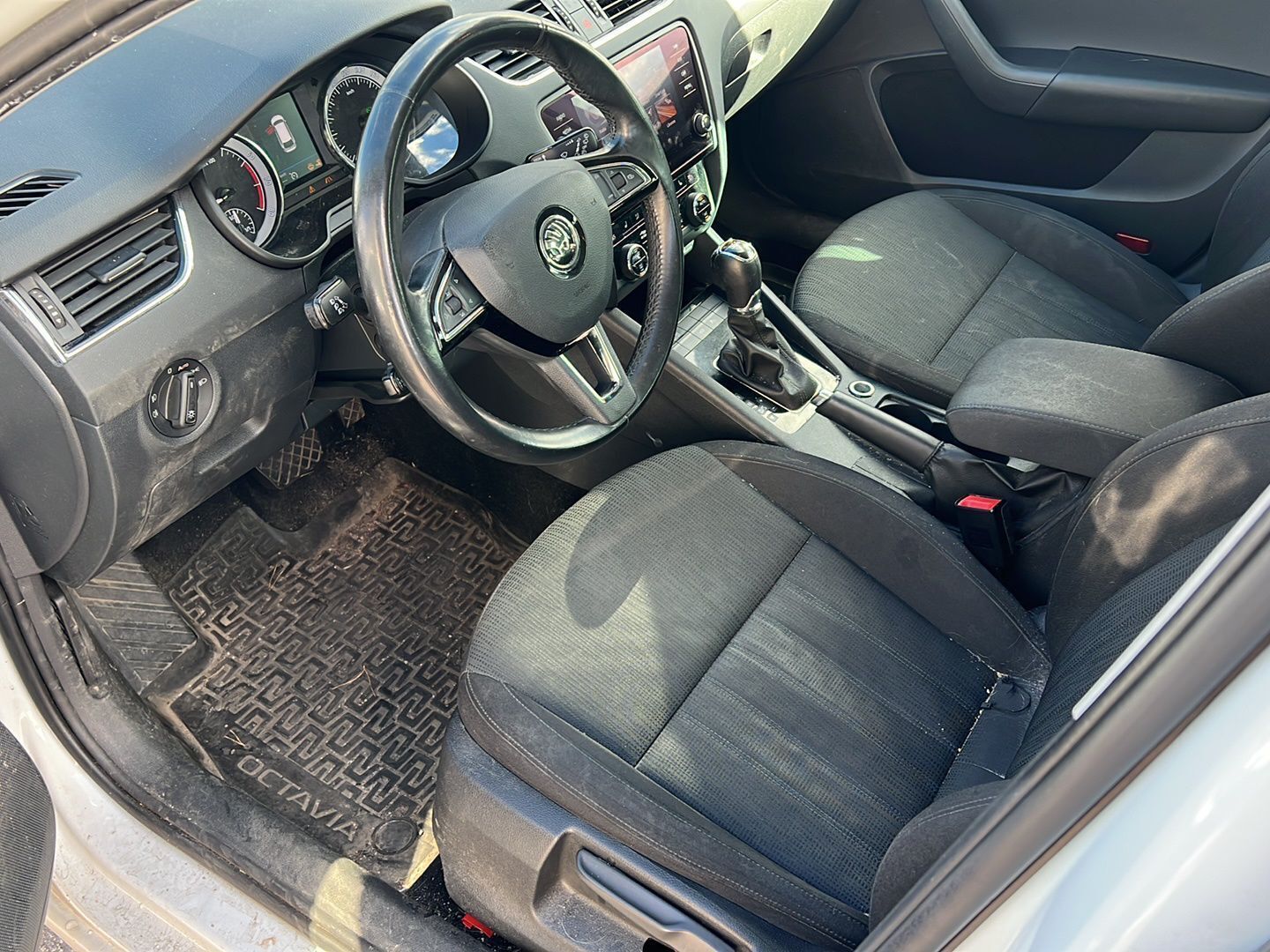 Skoda Octavia 2019 Combi 1,5 TSI G-TEC Style BusinessLine DSG Autom. * Webasto / Adapt.Vakkari / Suomiauto / Peruutuskamera / Vetokoukku - Lämmitettävä tuulilasi / BLIS / Hyvät varusteet / Juuri tullut Tampereelle!