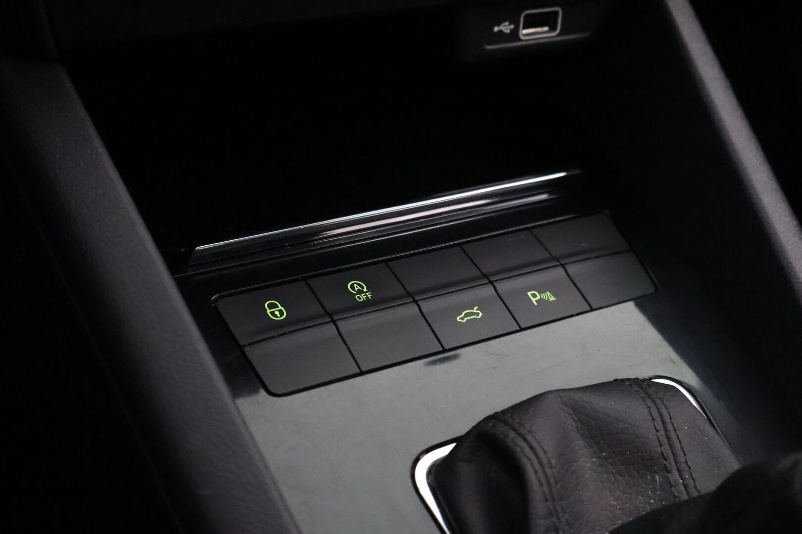 Skoda Octavia 2020 Combi 1,5 TSI G-TEC Style BusinessLine DSG Autom. * Webasto / Adapt.Vakkari / Suomiauto / Peruutuskamera / Vetokoukku - Lämmitettävä tuulilasi / BLIS / Hyvät varusteet / Juuri tullut Tampereelle!