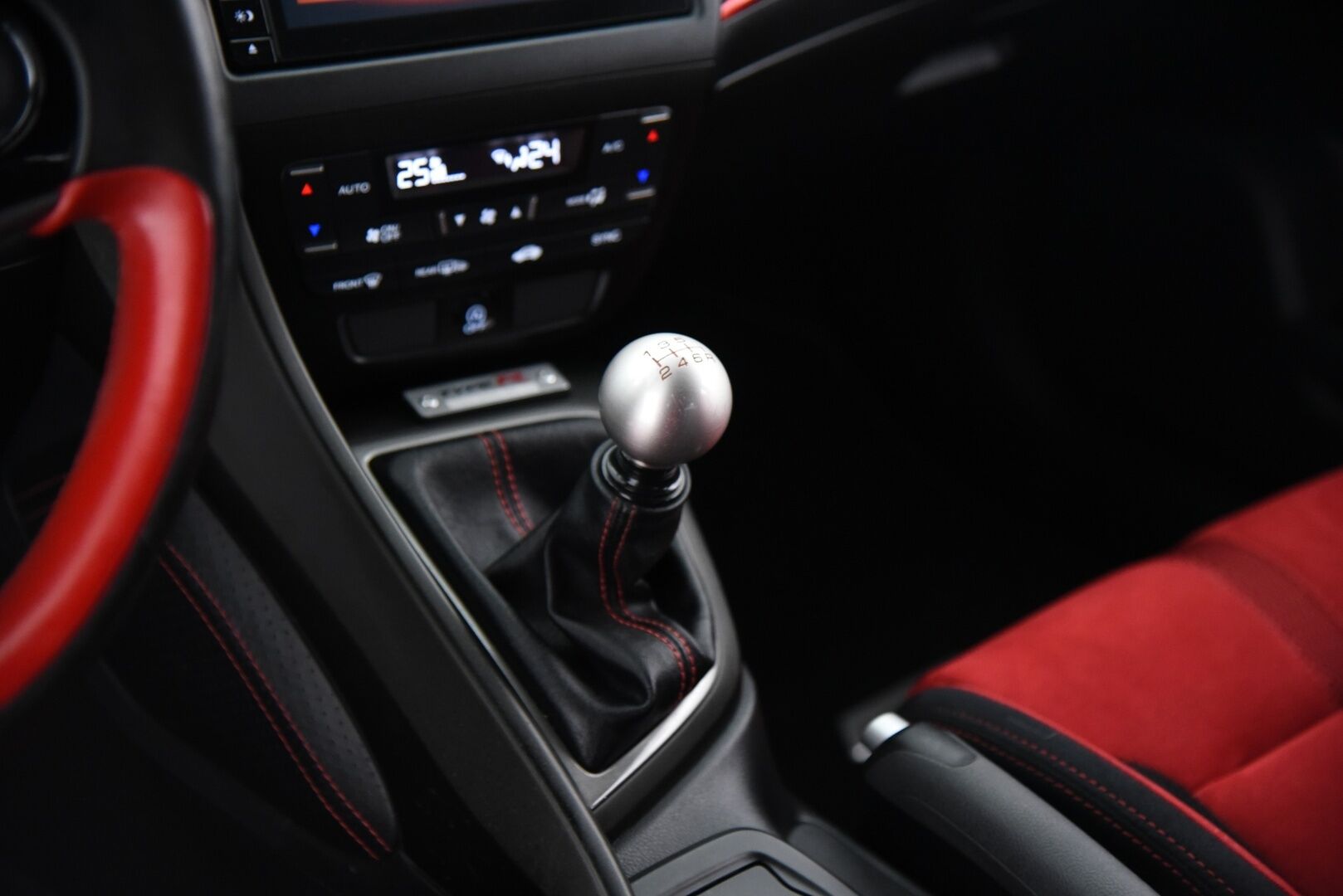 Honda Civic 2016 5D 2,0 Type-R GT / Navi / BLIS / P.kamera / Xenon / Tutkat / Vakkari - 2x Vanteet / Merkkiliikkeen huoltohistoria