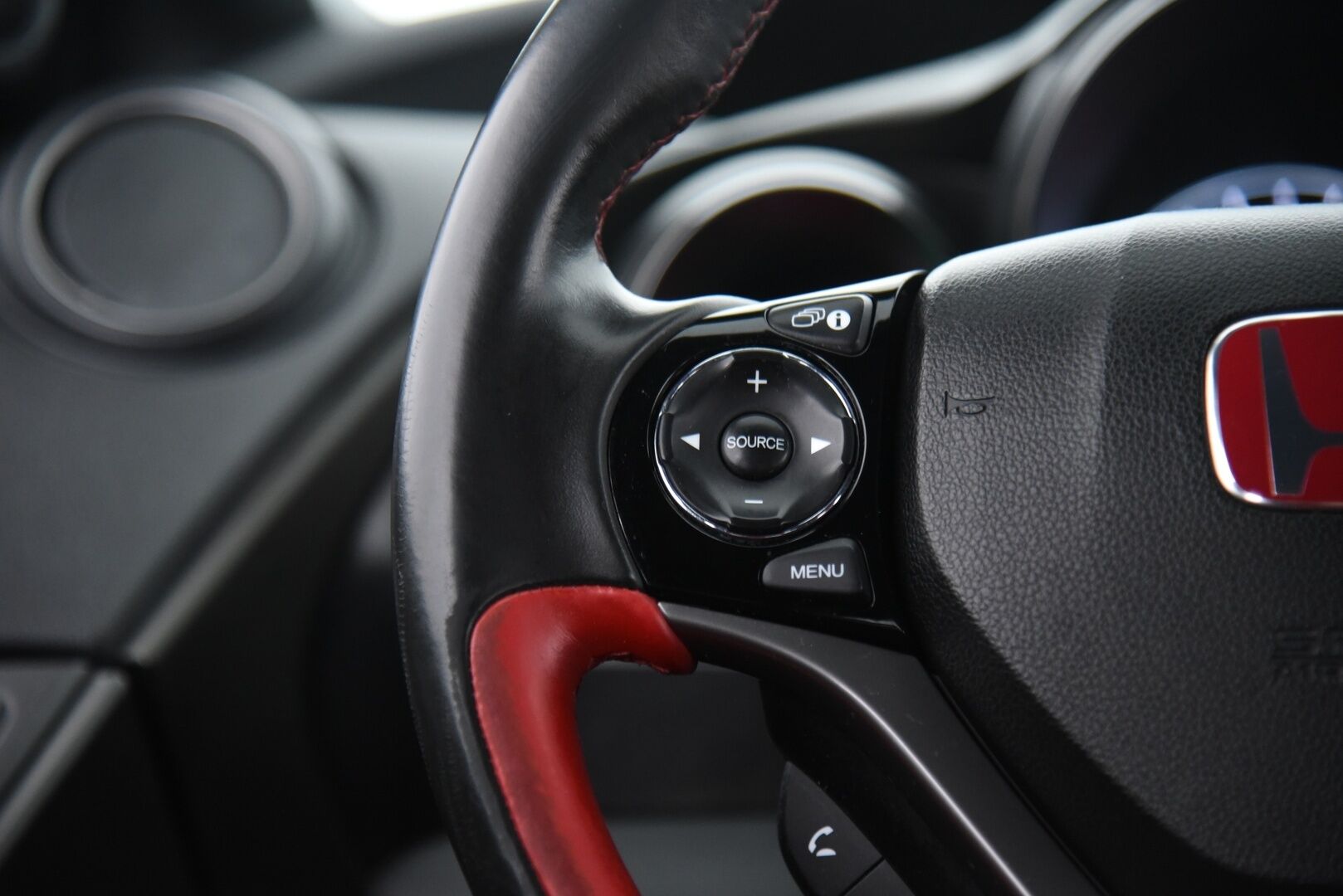 Honda Civic 2016 5D 2,0 Type-R GT / Navi / BLIS / P.kamera / Xenon / Tutkat / Vakkari - 2x Vanteet / Merkkiliikkeen huoltohistoria