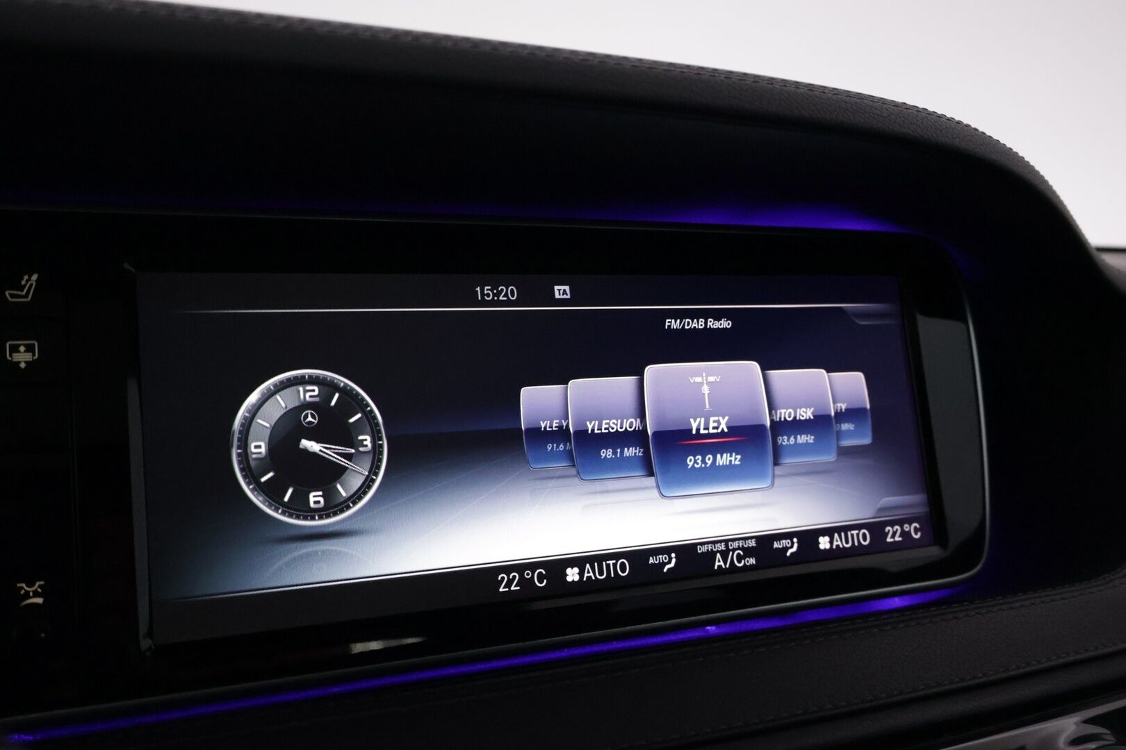 Mercedes-Benz S 2015 350 BLUETEC 4MATIC Sedan *Webasto / DTR+ / Burmester / 360° / Panorama / Imuovet / BLIS / Koukku / ILS / HUD / IHC+* - Ilmastoidut, dynaamiset ja hierovat muistipenkit / Merkkihuollettu / Ambient Light / Ilma-alusta / Digimittaristo 