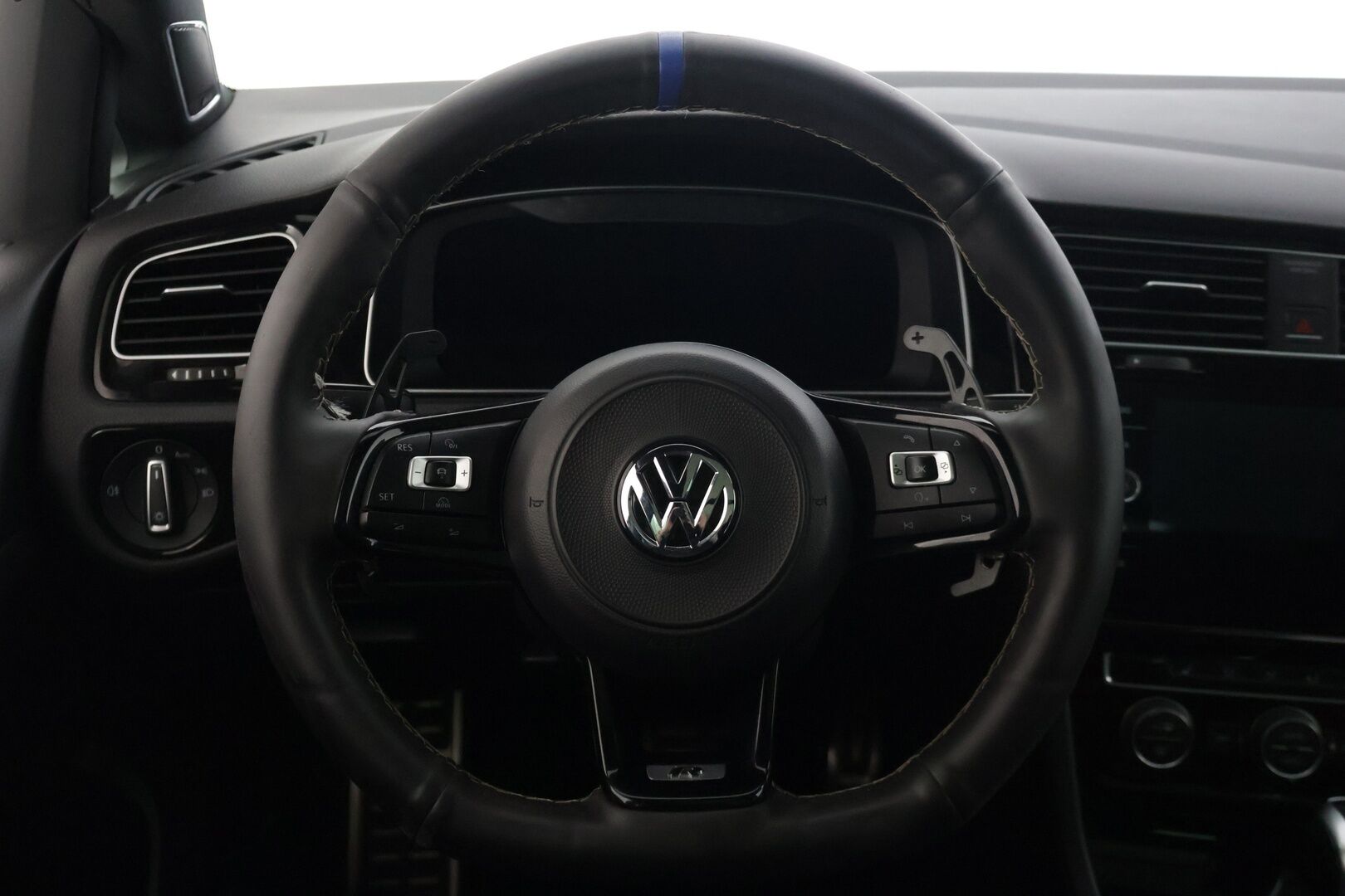 Volkswagen Golf 2018 Variant R 2,0 TSI 228 kW (310 hv) 4MOTION aut. - | Facelift | Panorama | DynAudio | Kessy | Digimittaristo | ACC | Tutkat | DCC | 20" Vossen | BLIS | Adapt. LED |