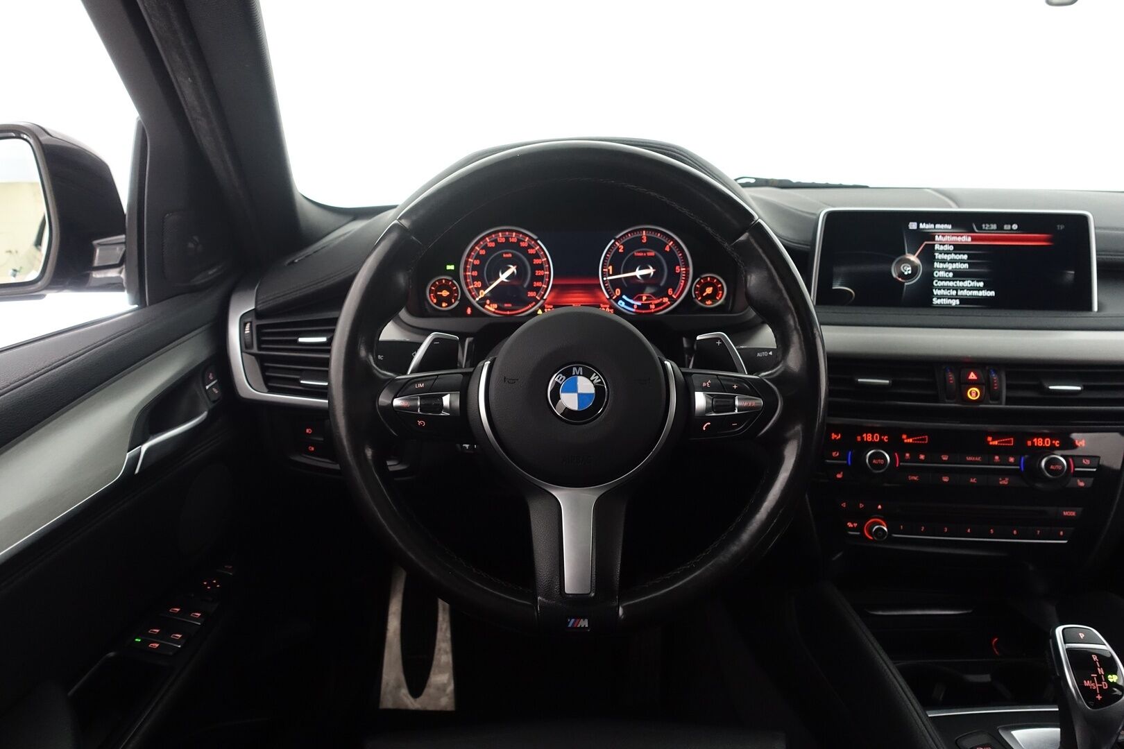 BMW X6 2015 F16 xDrive30d A M-Sport - | Comfort Penkit | Digimittari | Webasto | 360 Kamera | H&K | Proffa Navi | Driving Assistant | Lasikatto | Comfort Access |
