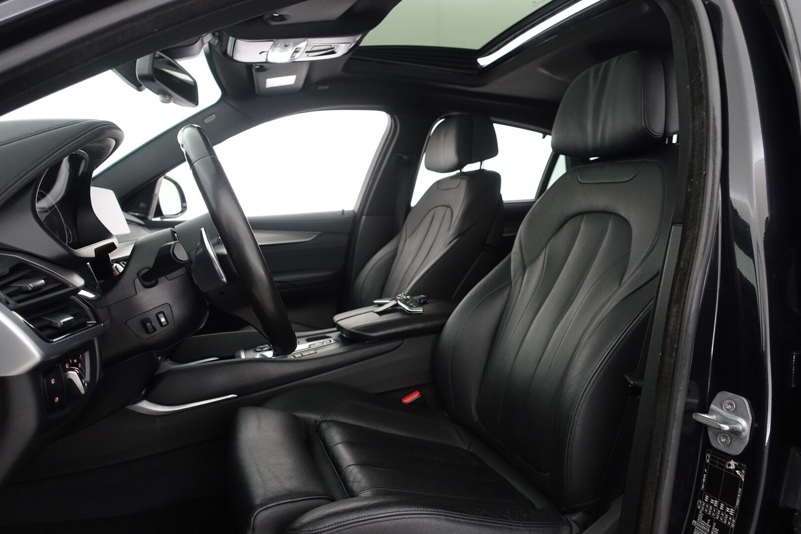 BMW X6 2015 F16 xDrive30d A M-Sport - | Comfort Penkit | Digimittari | Webasto | 360 Kamera | H&K | Proffa Navi | Driving Assistant | Lasikatto | Comfort Access |