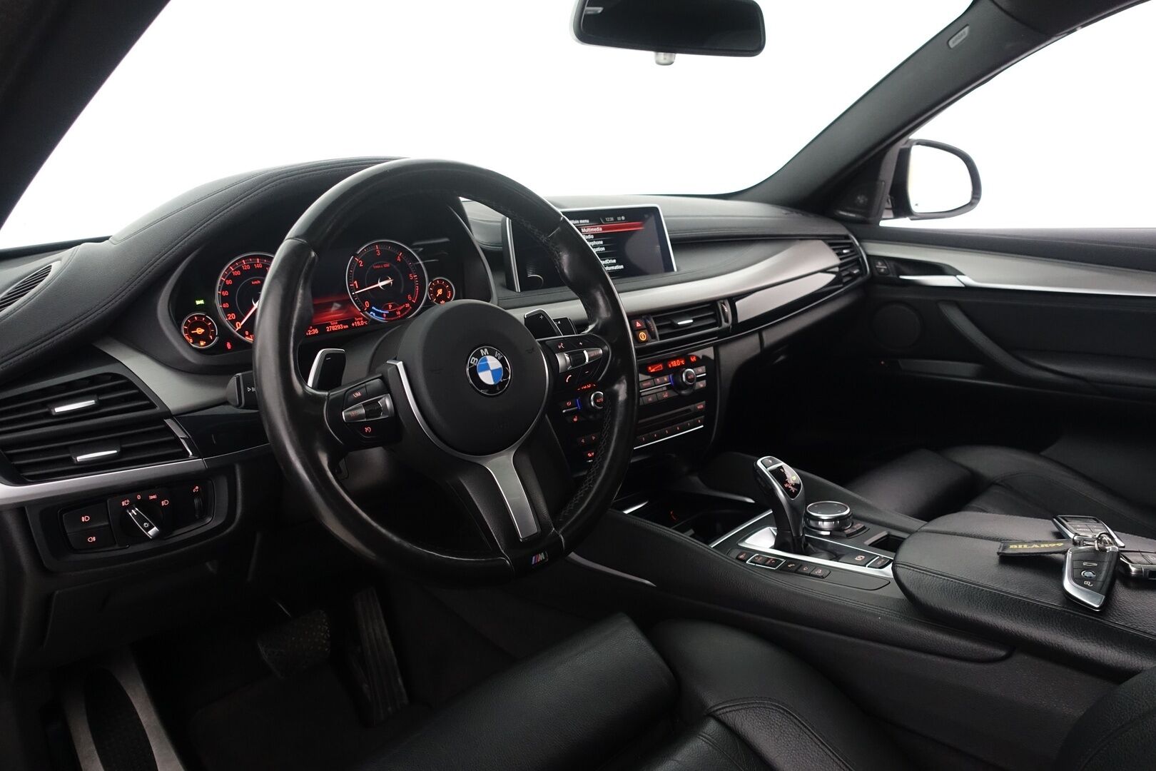 BMW X6 2015 F16 xDrive30d A M-Sport - | Comfort Penkit | Digimittari | Webasto | 360 Kamera | H&K | Proffa Navi | Driving Assistant | Lasikatto | Comfort Access |