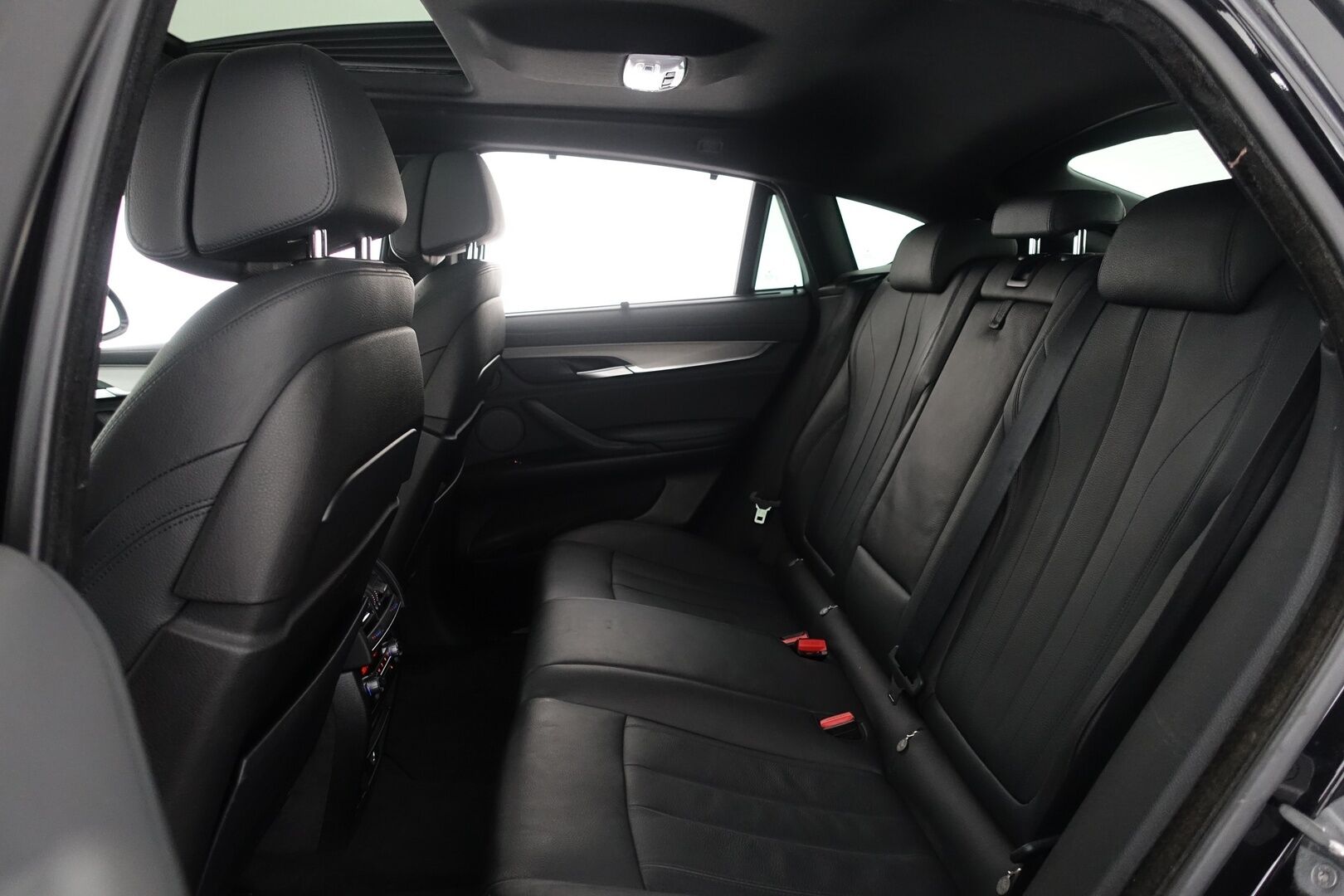 BMW X6 2015 F16 xDrive30d A M-Sport - | Comfort Penkit | Digimittari | Webasto | 360 Kamera | H&K | Proffa Navi | Driving Assistant | Lasikatto | Comfort Access |