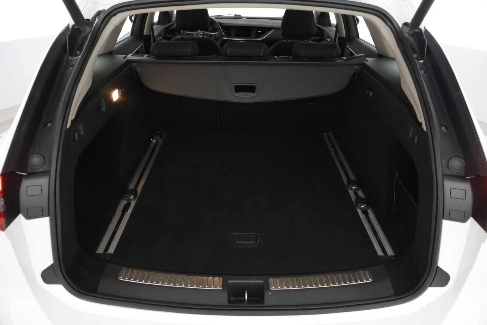 Opel Insignia 2020 Sports Tourer Comfort 165 Turbo *Webasto / Keyless / Koukku / Vakkari / Lane assist / LUX Led* - *Webasto / Keyless / Koukku / Vakkari / Lane assist*