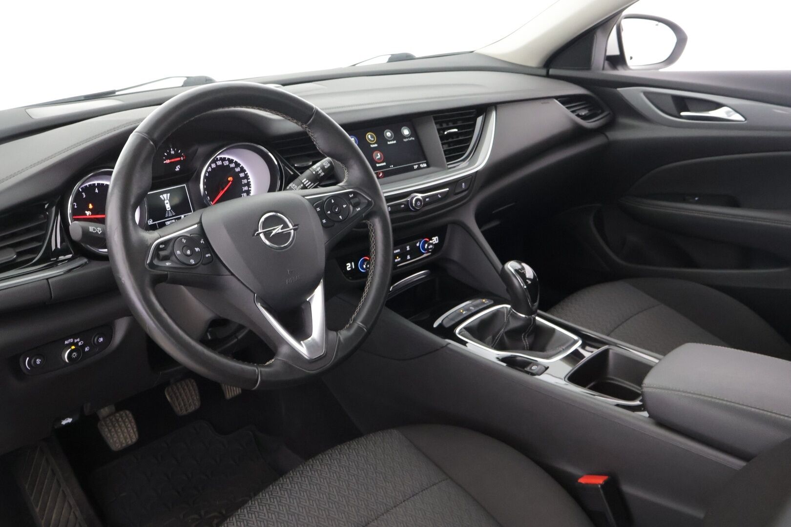 Opel Insignia 2020 Sports Tourer Comfort 165 Turbo *Webasto / Keyless / Koukku / Vakkari / Lane assist / LUX Led* - *Webasto / Keyless / Koukku / Vakkari / Lane assist*