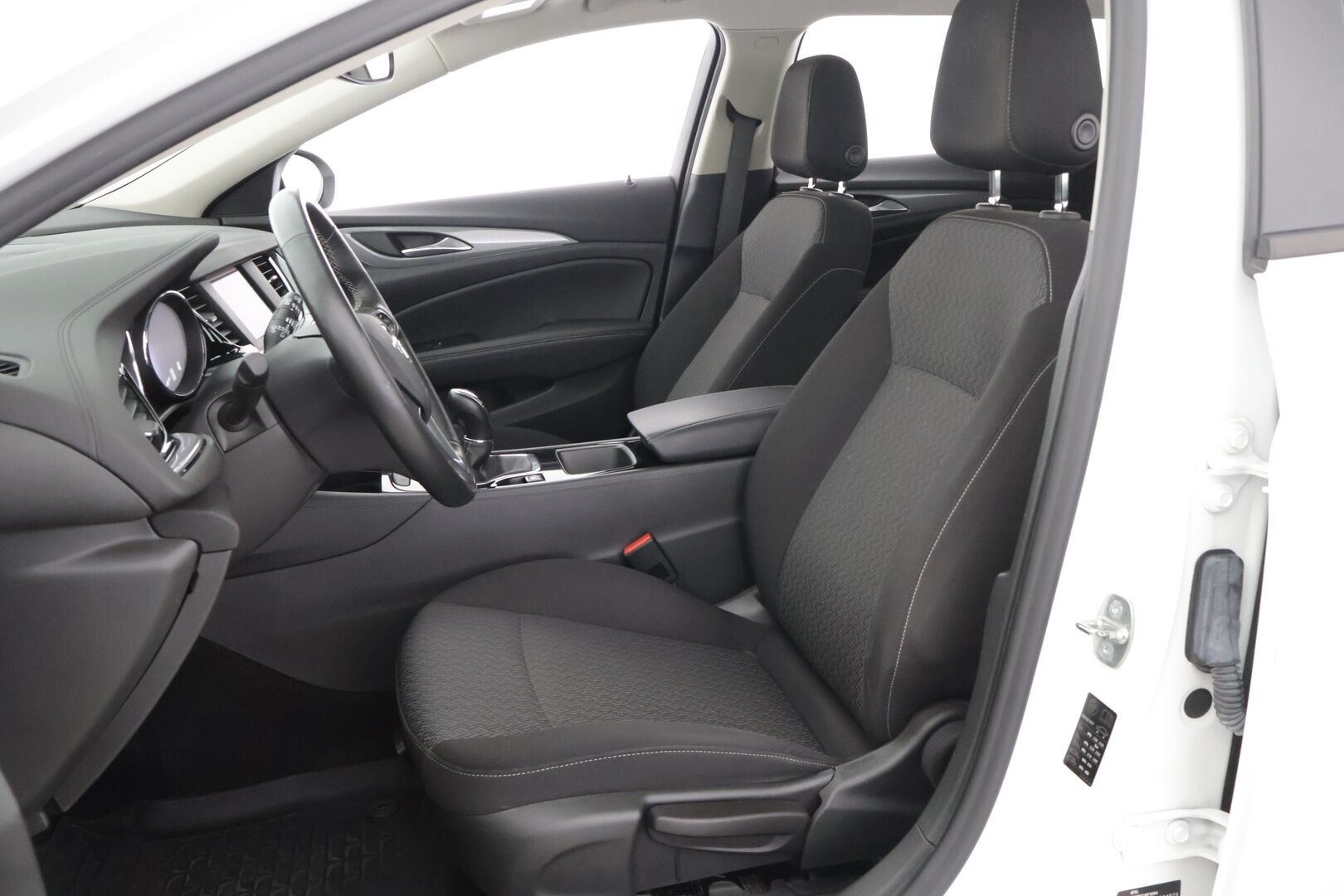 Opel Insignia 2020 Sports Tourer Comfort 165 Turbo *Webasto / Keyless / Koukku / Vakkari / Lane assist / LUX Led* - *Webasto / Keyless / Koukku / Vakkari / Lane assist*