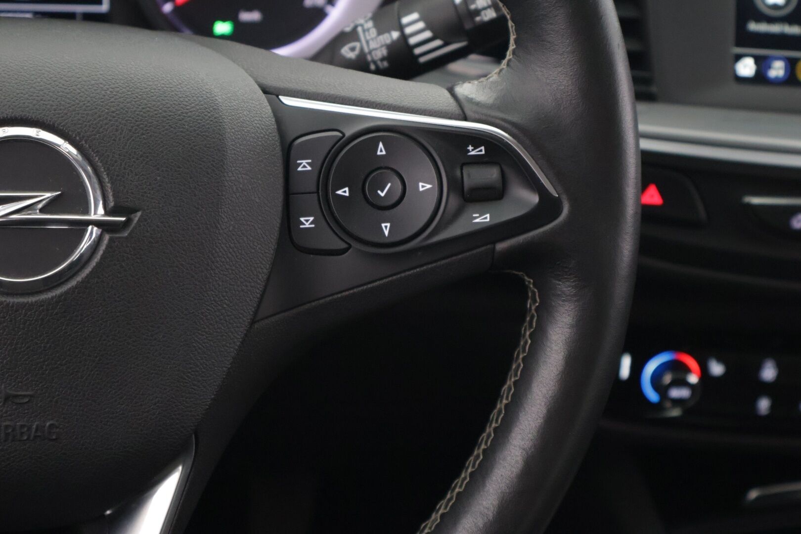Opel Insignia 2020 Sports Tourer Comfort 165 Turbo *Webasto / Keyless / Koukku / Vakkari / Lane assist / LUX Led* - *Webasto / Keyless / Koukku / Vakkari / Lane assist*
